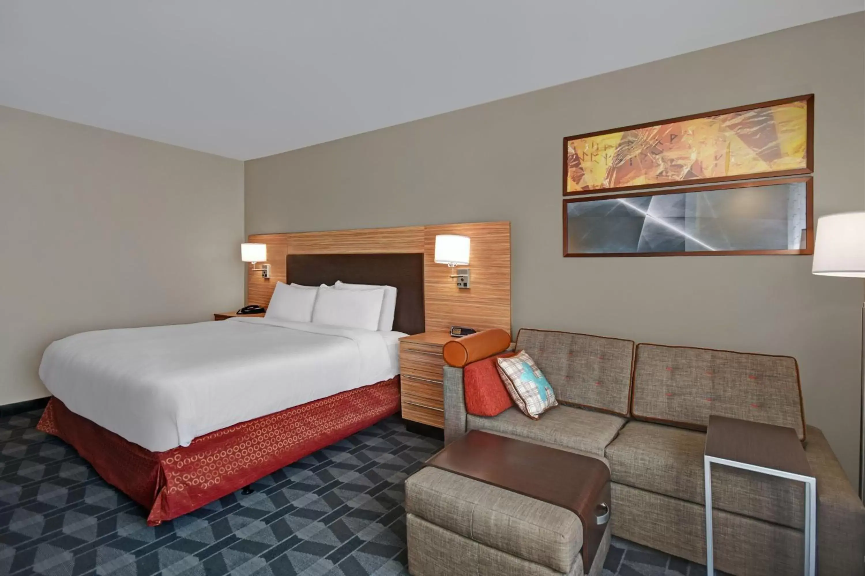 Living room in TownePlace Suites by Marriott Grand Rapids Wyoming
