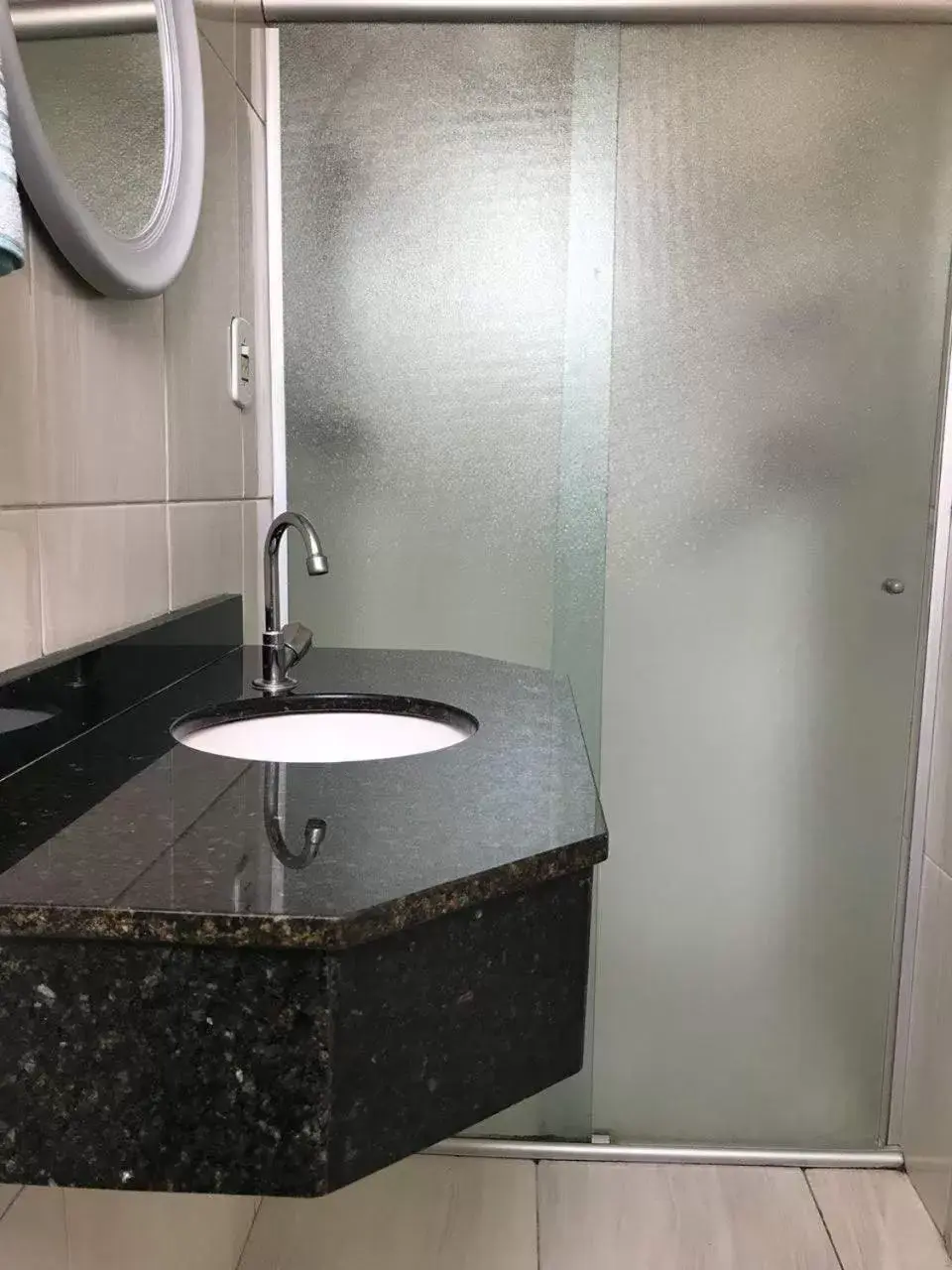 Budget Single Room in San Francisco Plazza Hotel Budget Single Room in San Francisco Plazza Hotel