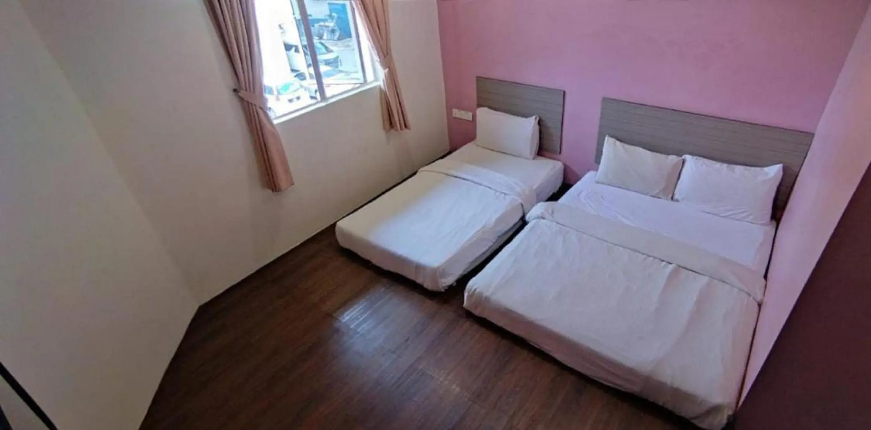 Photo of the whole room, Bed in Dream House Hotel