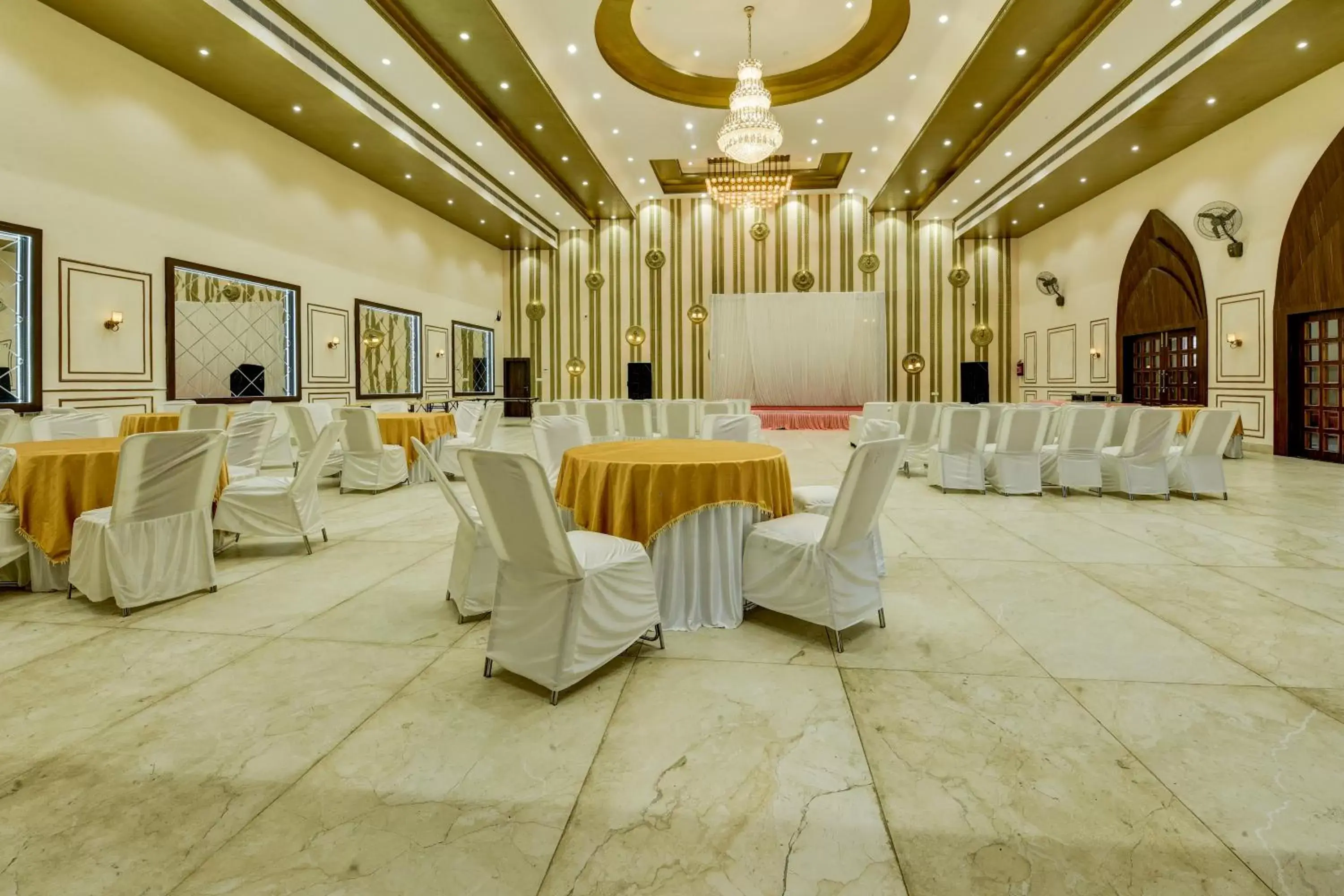 Banquet/Function facilities, Banquet Facilities in Treebo Trend Winsome Banquet And Resort