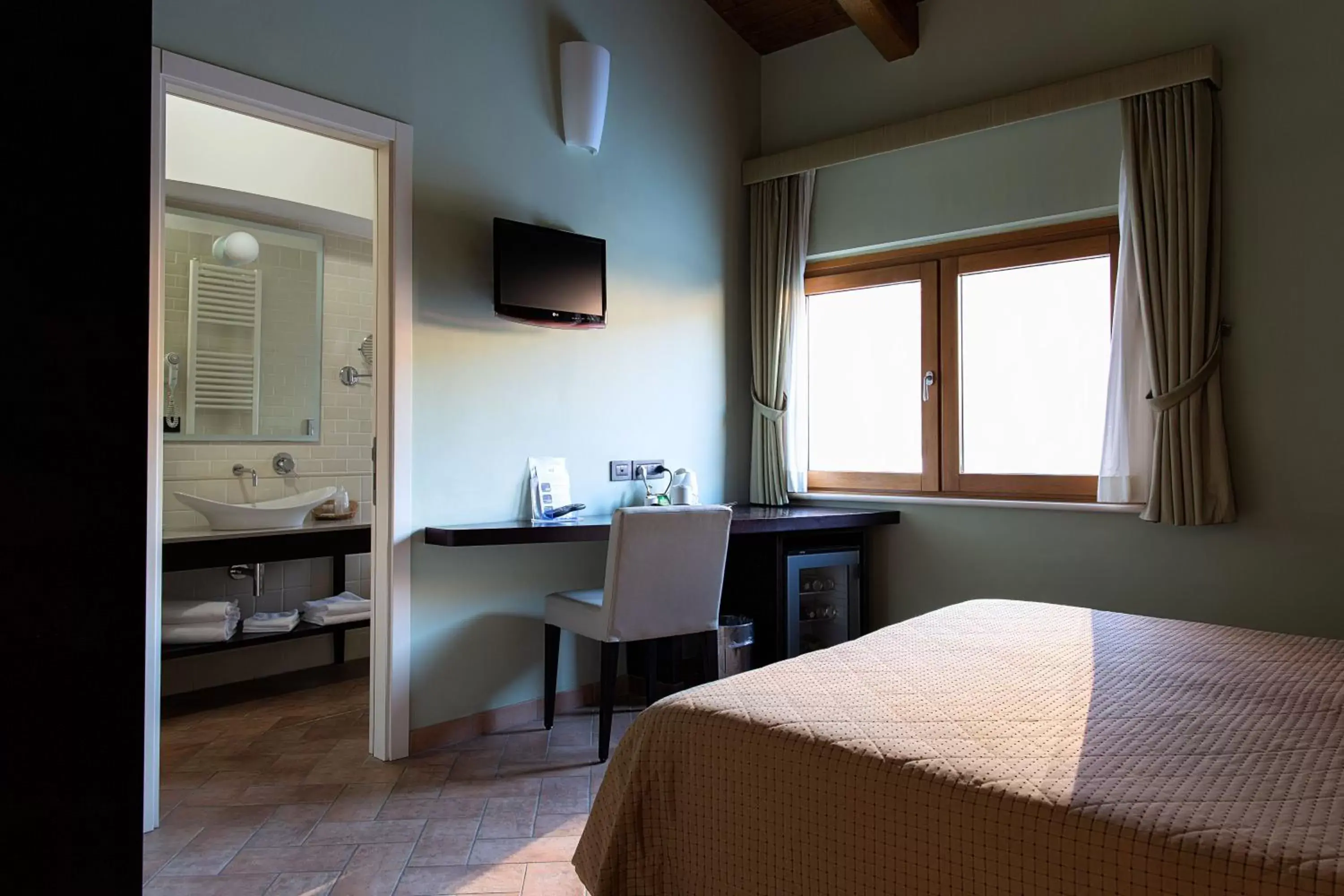 Photo of the whole room, Bed in Magione Papale Relais