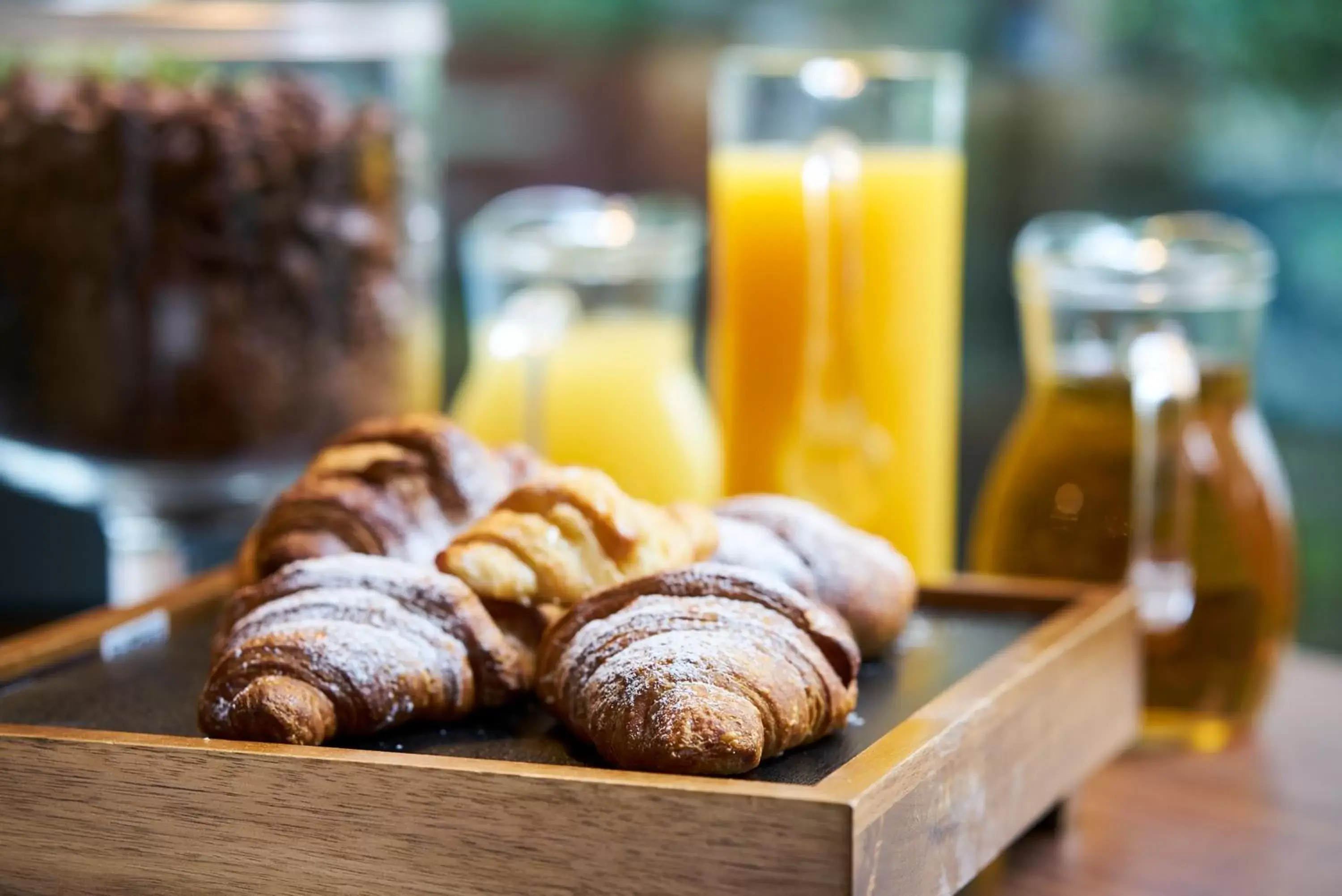 Buffet breakfast in Ibis Milano Centro