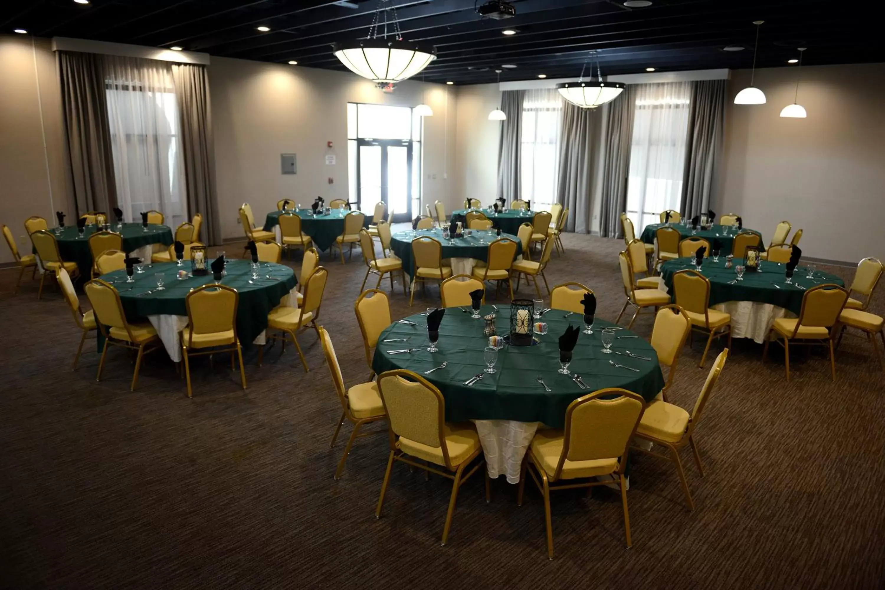 Meeting/conference room, Restaurant/Places to Eat in Holiday Inn El Paso West – Sunland Park, an IHG Hotel