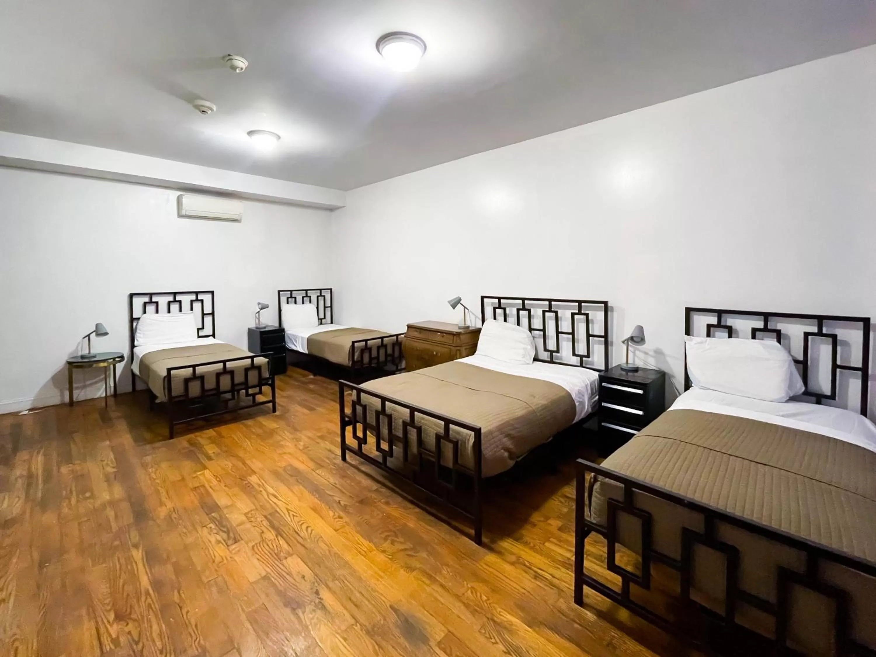 Bed in NY Moore Hostel