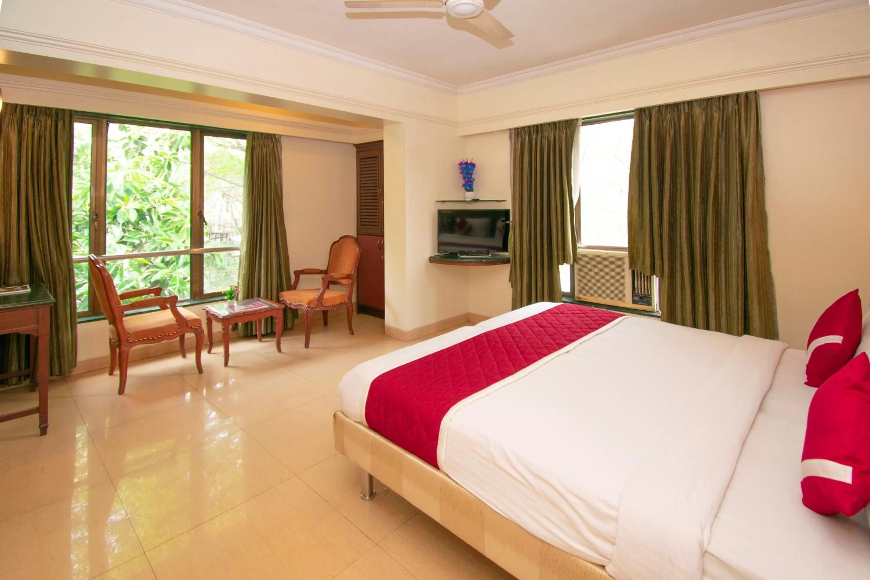 Photo of the whole room in Octave Bund Garden