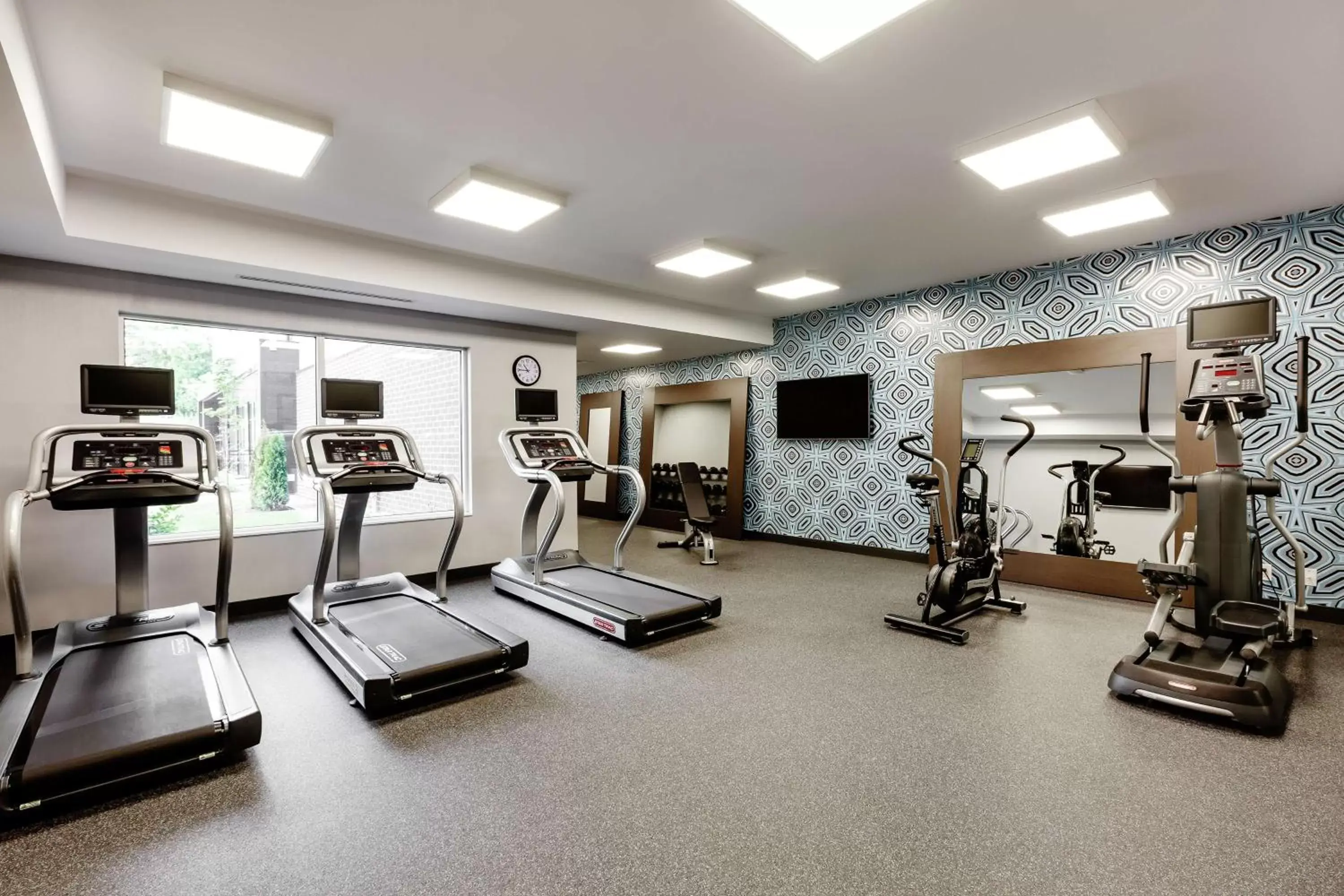 Fitness centre/facilities, Fitness Center/Facilities in Hampton Inn & Suites by Hilton Québec - Beauport