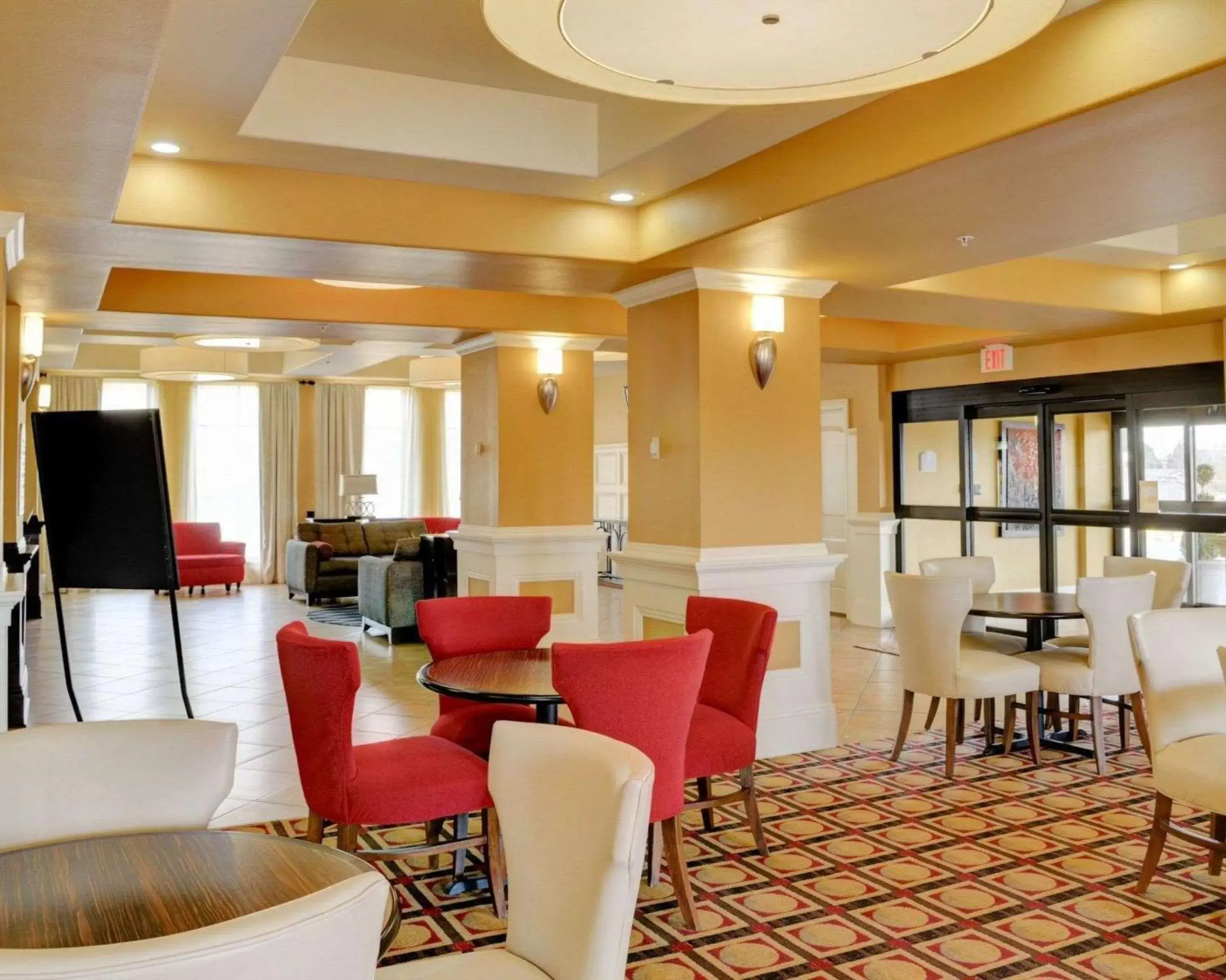 Restaurant/Places to Eat in Comfort Inn & Suites Fort Smith I-540