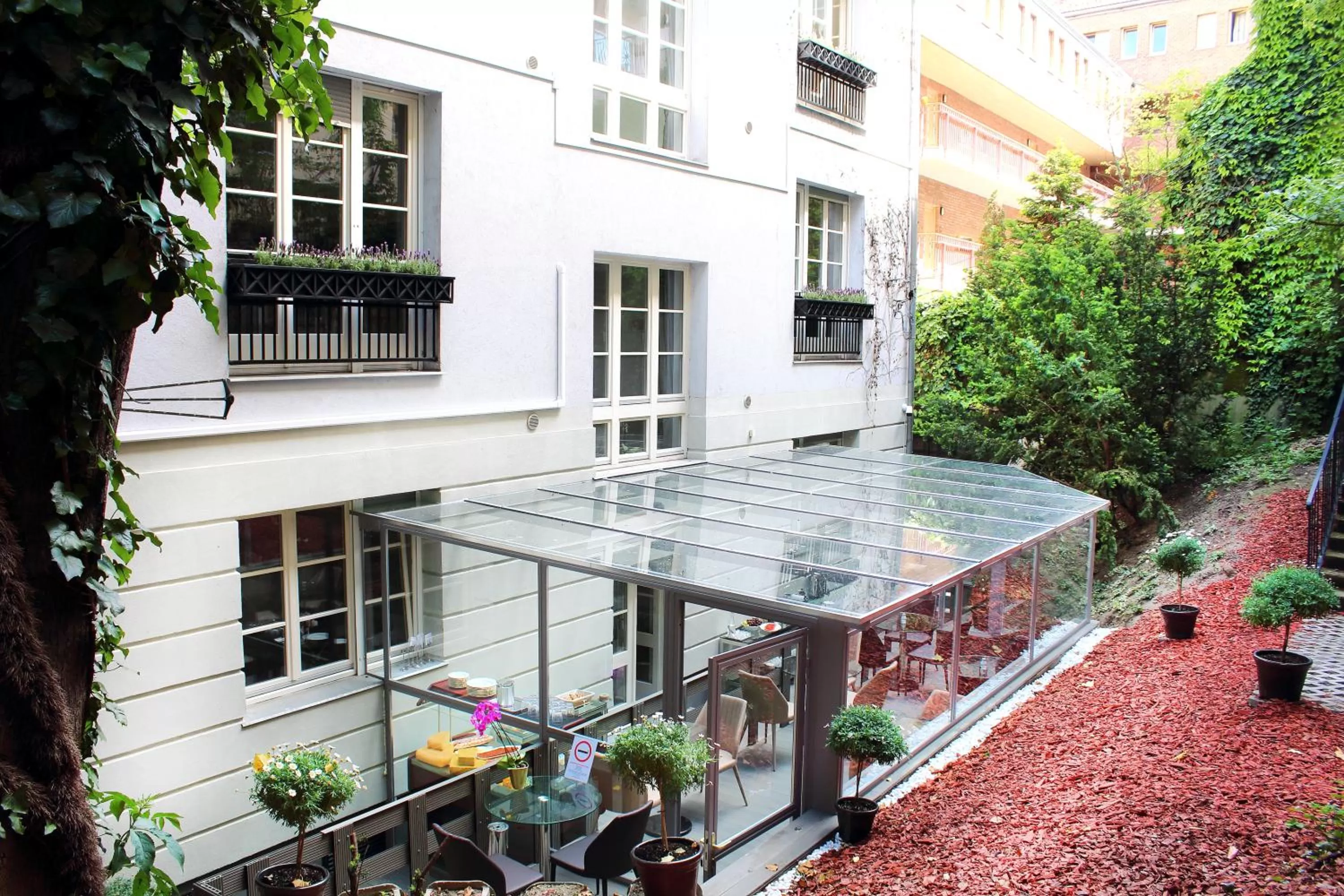 Restaurant/places to eat in Milford Suites Budapest