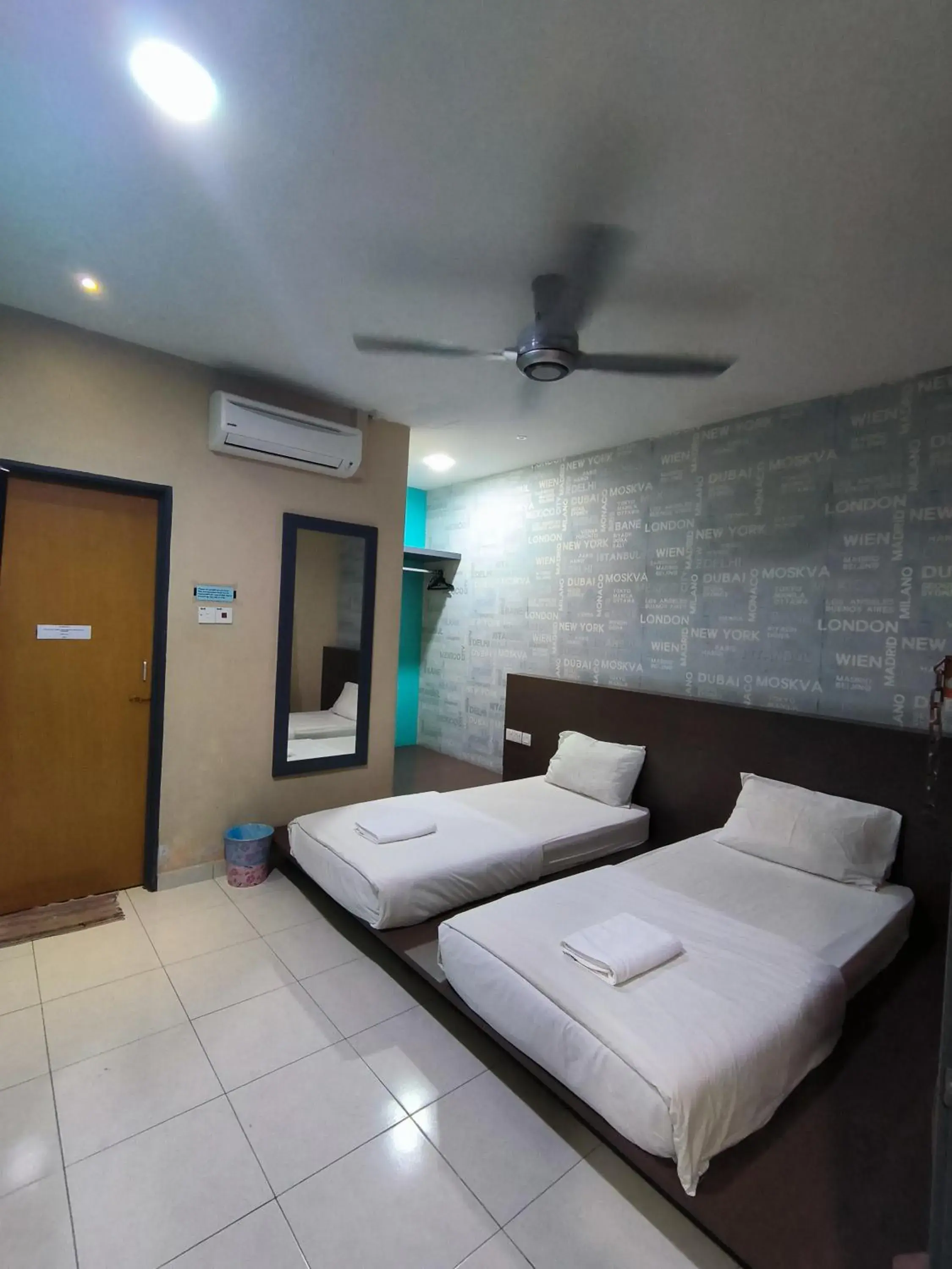 Bedroom, Bed in GOLDEN GUEST HOUSE KUANTAN