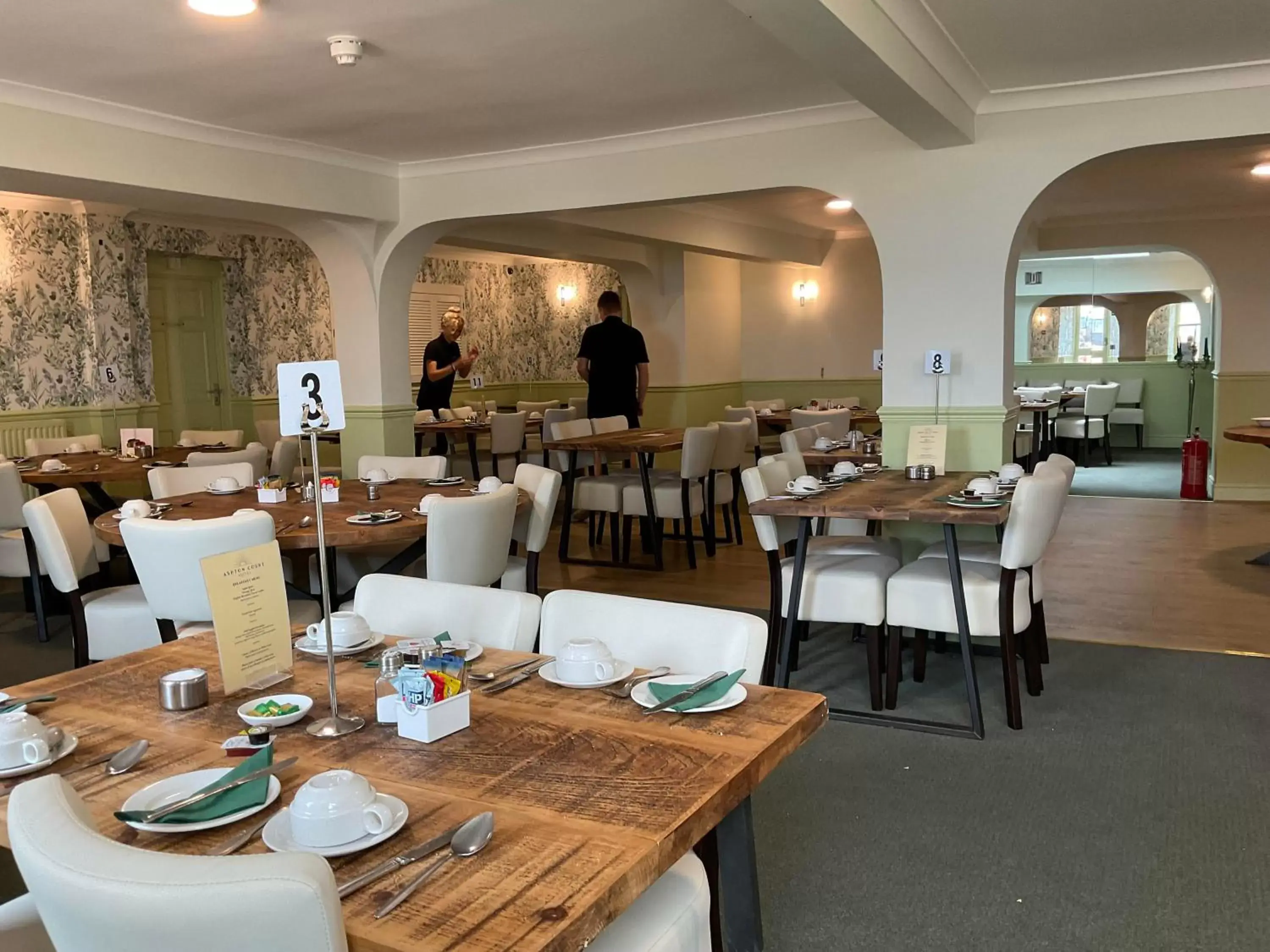 Restaurant/Places to Eat in Ashton Court Hotel