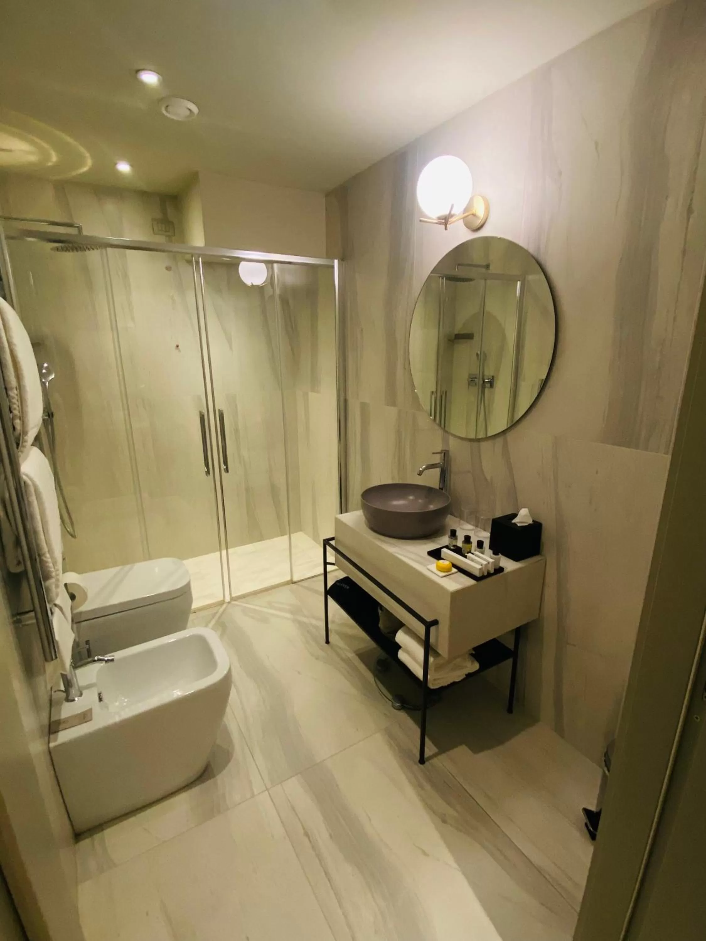 Bathroom in Palazzo Cornalia