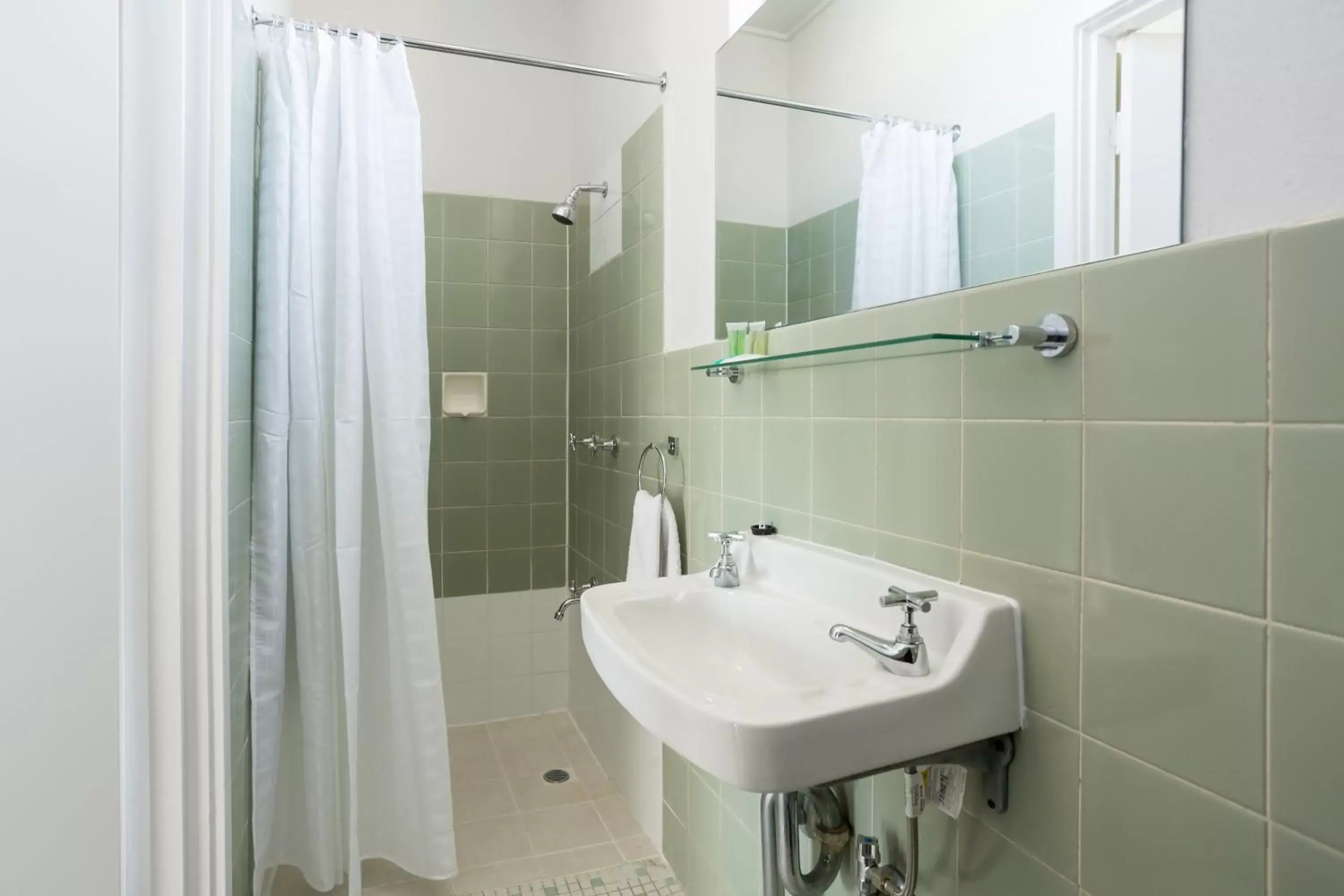 Bathroom in Nightcap at Emerald Star Hotel