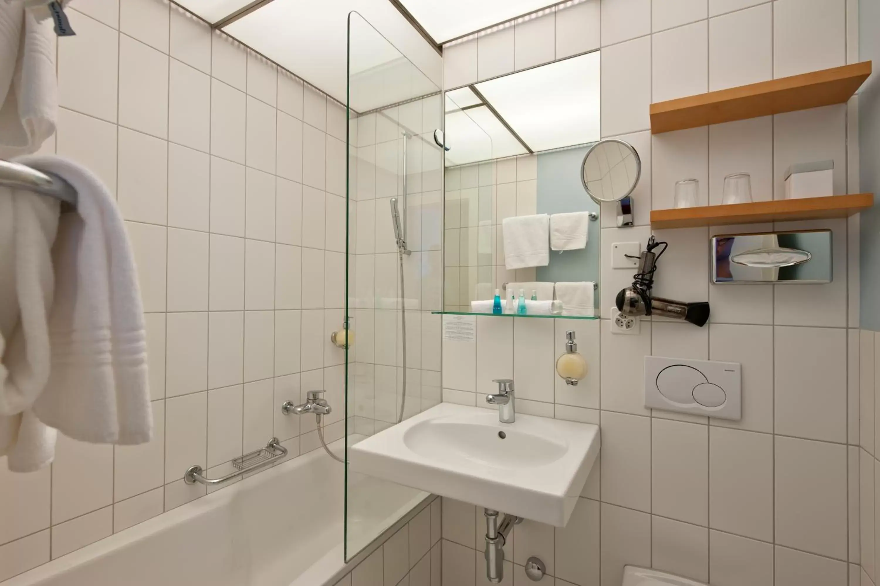 Bathroom in Hotel Schweizerhof St. Moritz