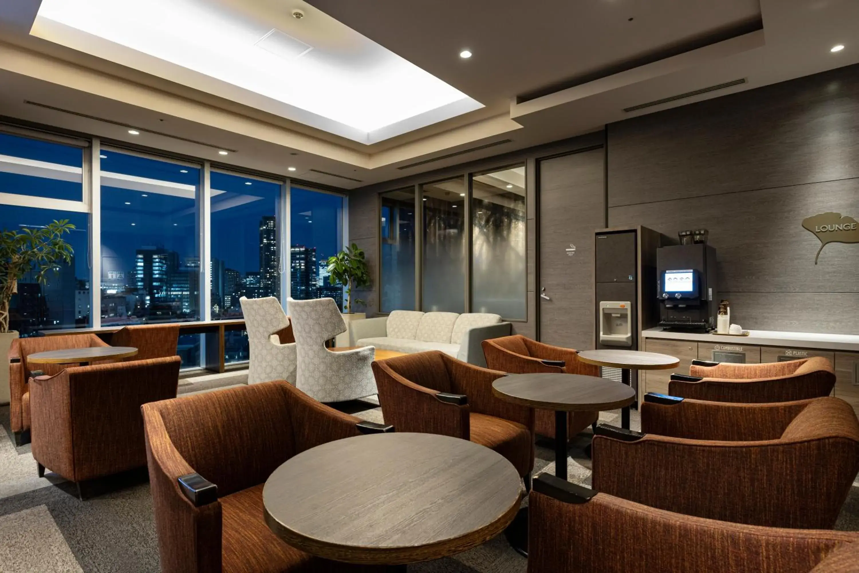 Lobby or reception, Lounge/Bar in Tokyu Stay Aoyama Premier