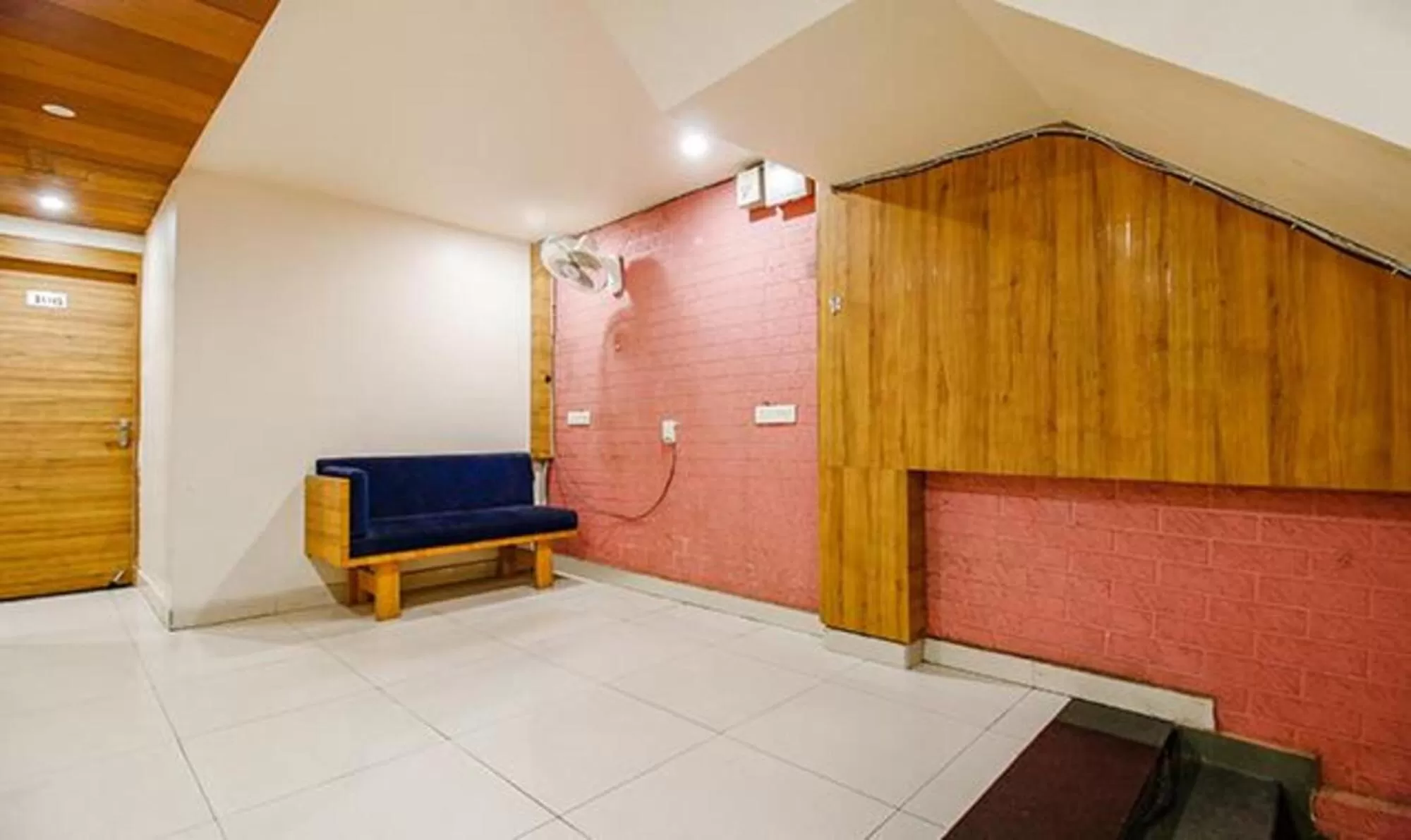 Lobby or reception, Bed in FabExpress Sunshine Regency