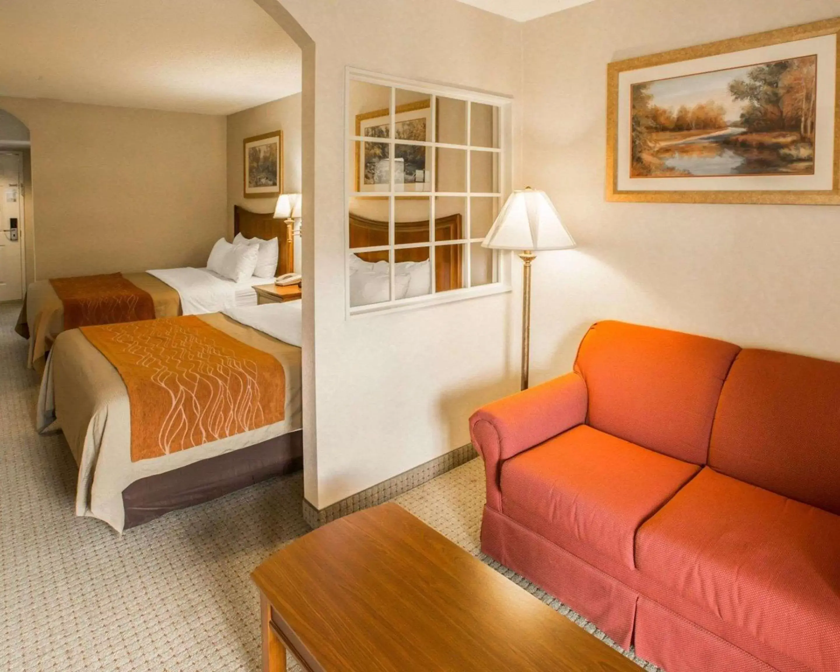 Bedroom, Bed in Rodeway Inn & Suites Cherokee On the River Bedroom, Bed in Rodeway Inn & Suites Cherokee On the River