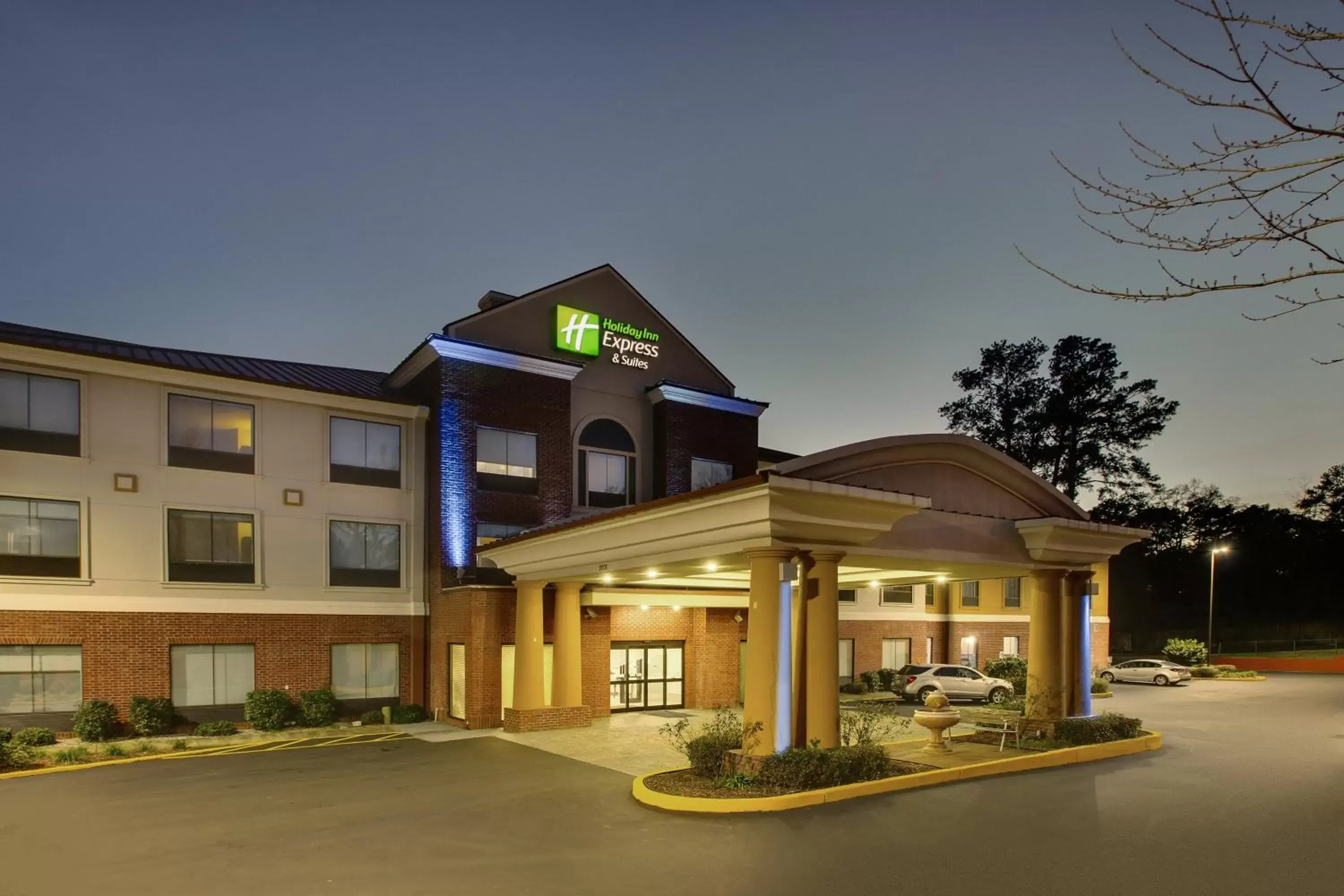 Property Building in Holiday Inn Express & Suites Laurel, an IHG Hotel