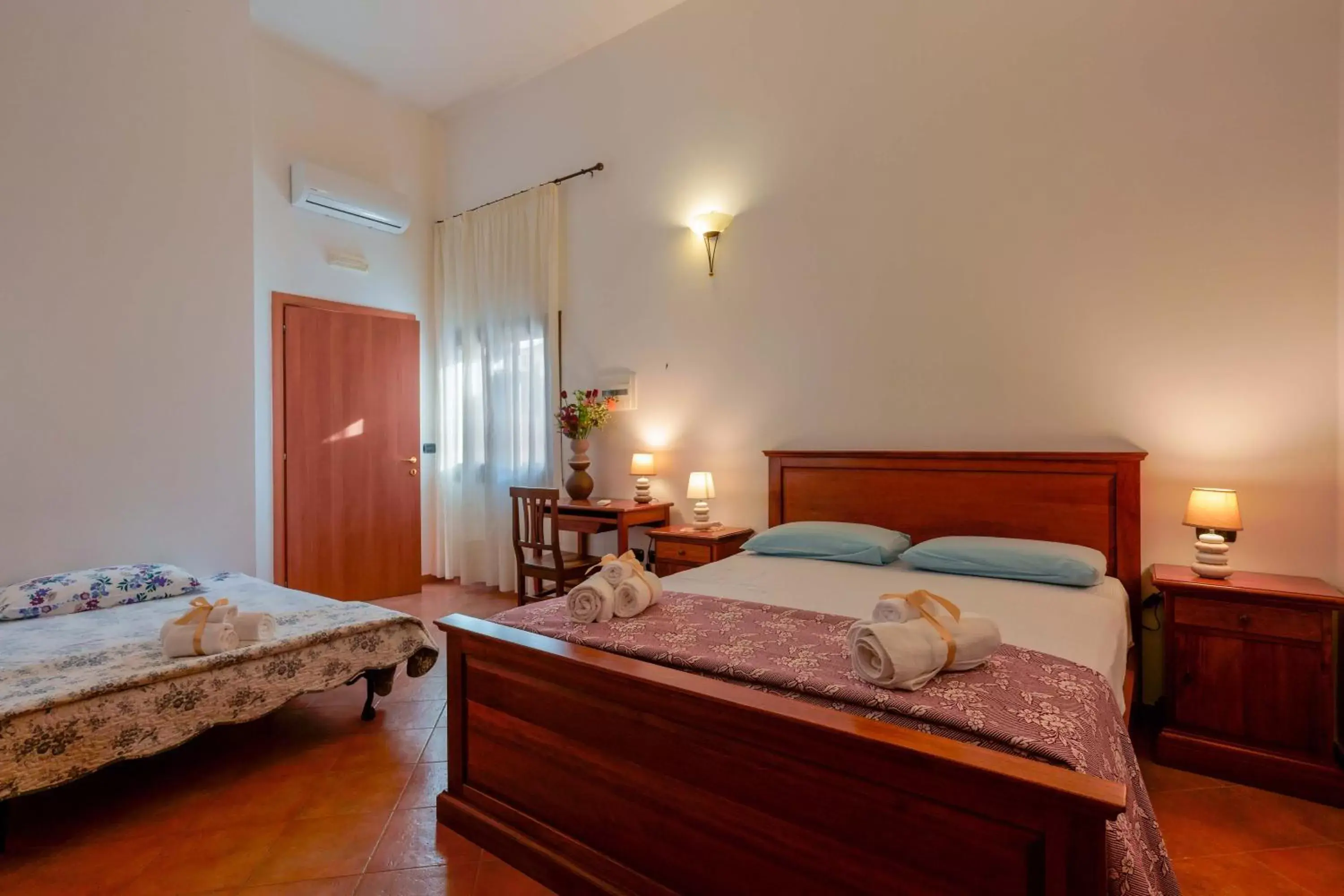 Photo of the whole room, Bed in Bed and Breakfast Cairoli Exclusive Room