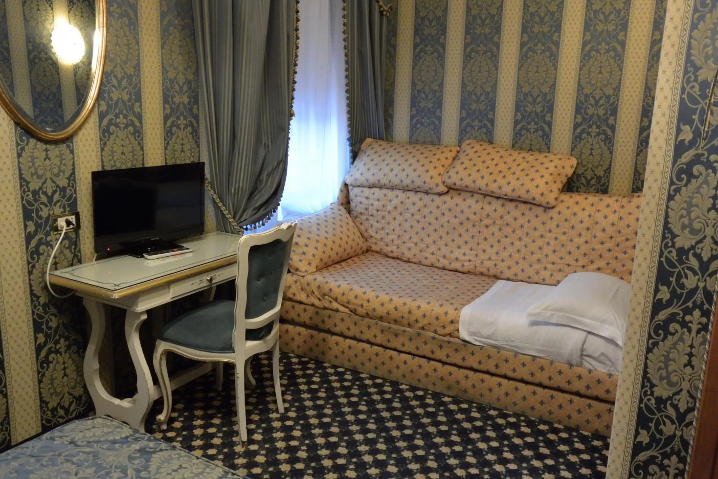 TV and multimedia, Seating Area in Hotel Belle Arti