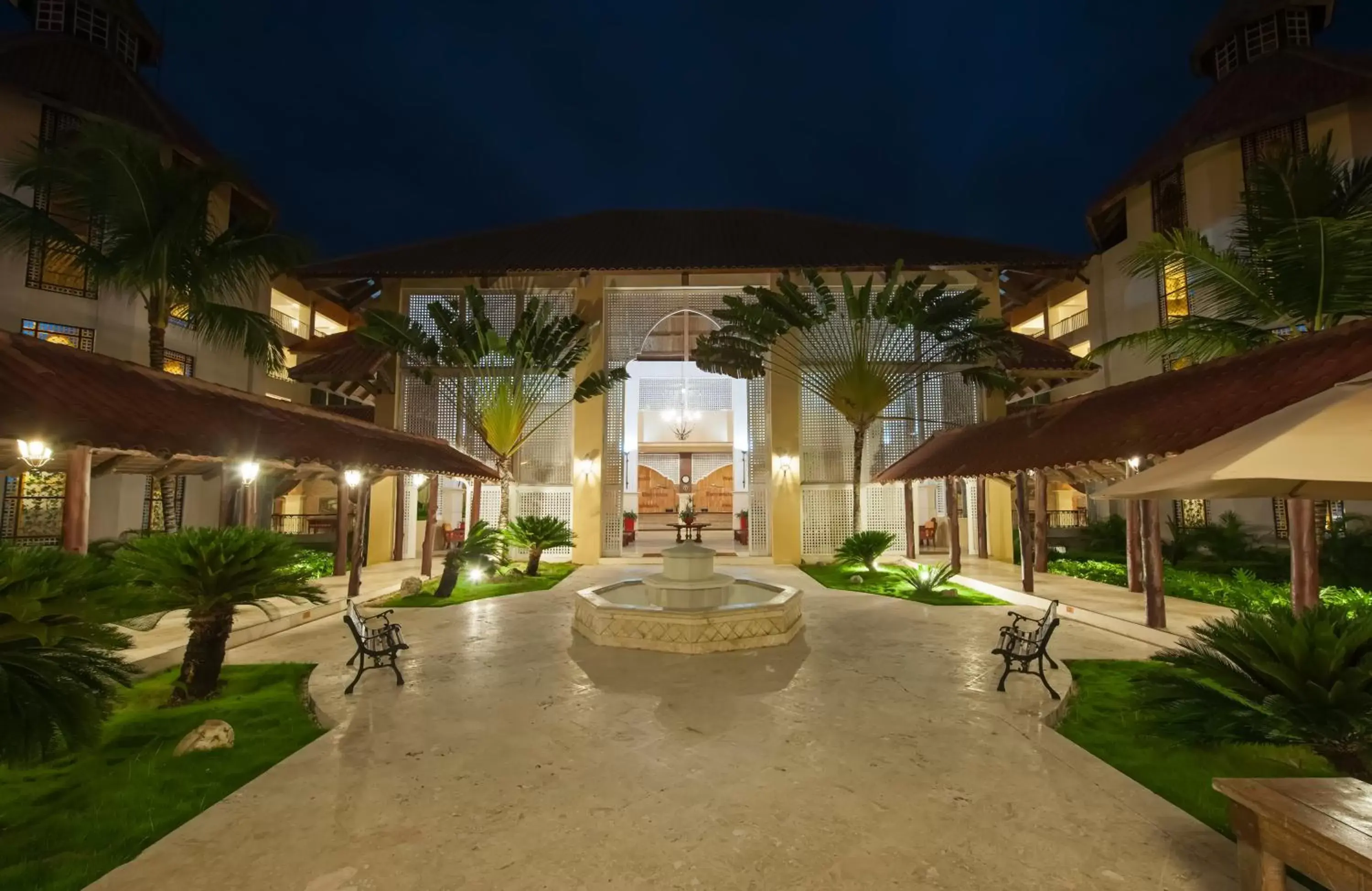 Facade/entrance in Occidental Caribe - All Inclusive Facade/entrance in Occidental Caribe - All Inclusive