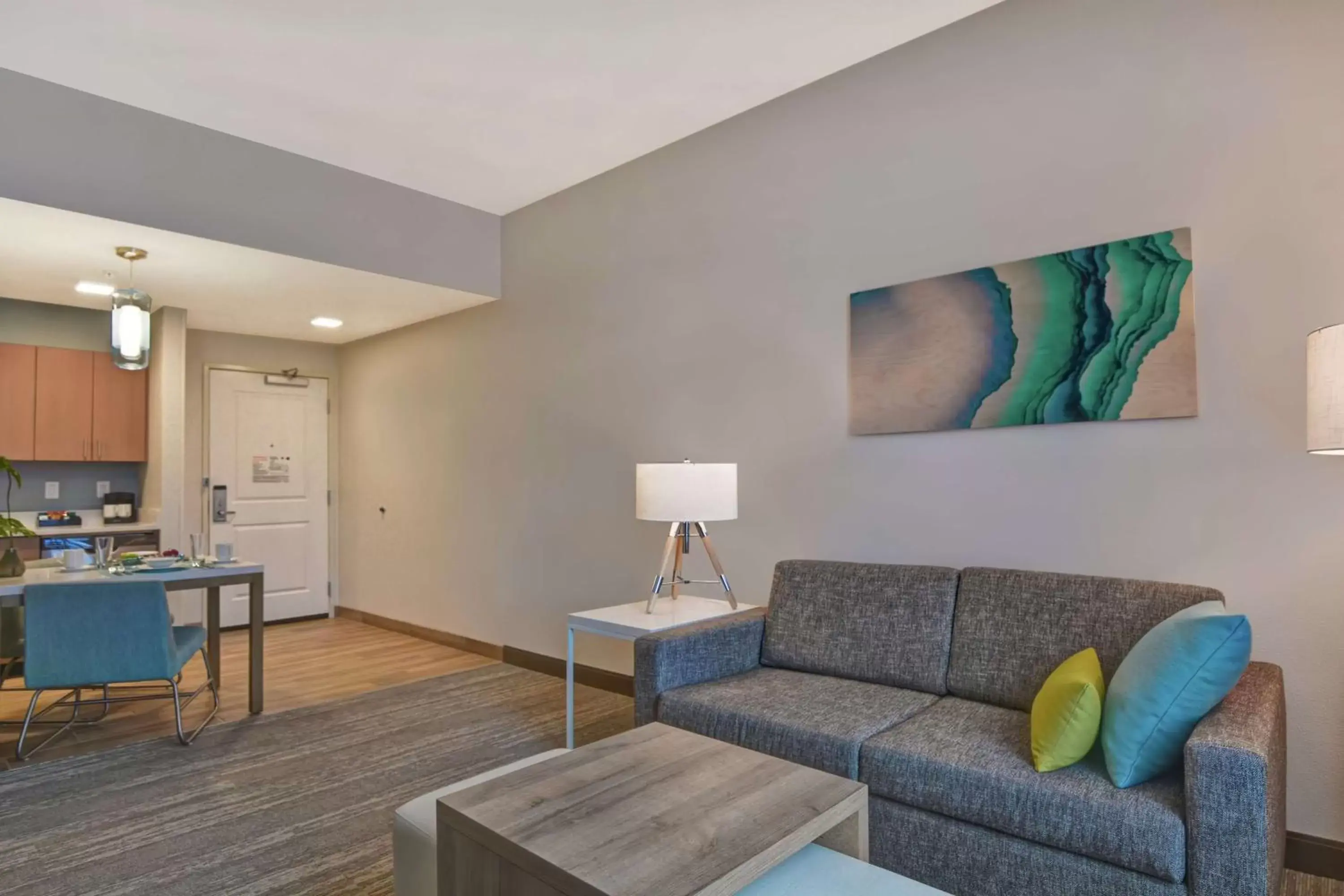 Living room, Seating Area in Homewood Suites By Hilton Chula Vista Eastlake