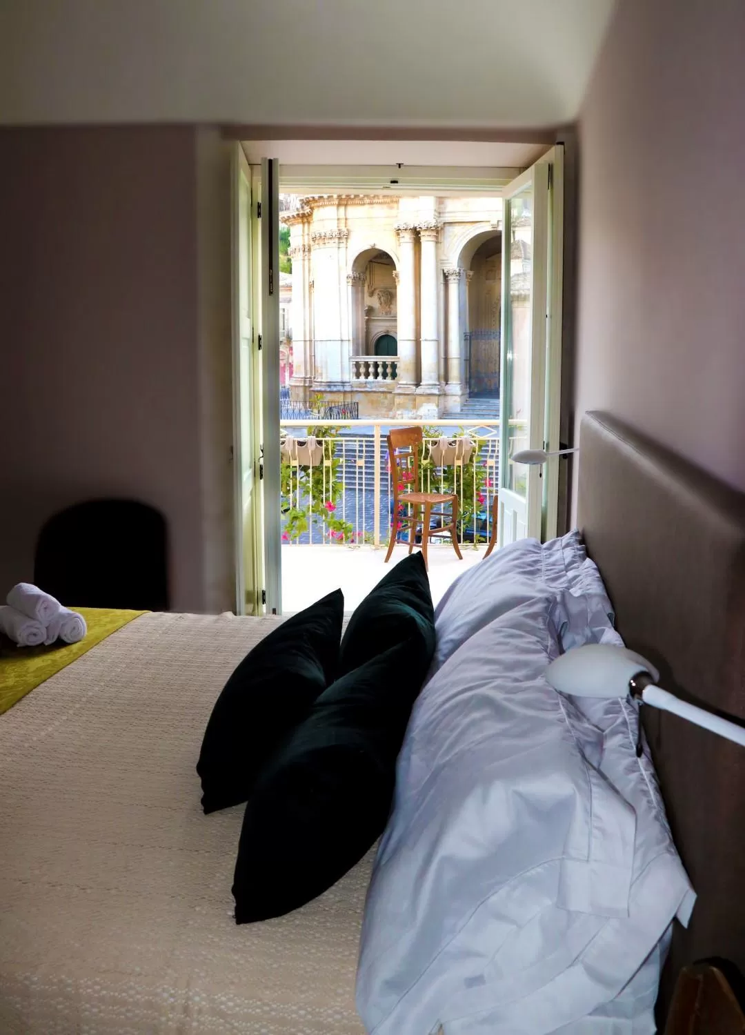 Deluxe Double or Twin Room with City View in Casa dei Giurati