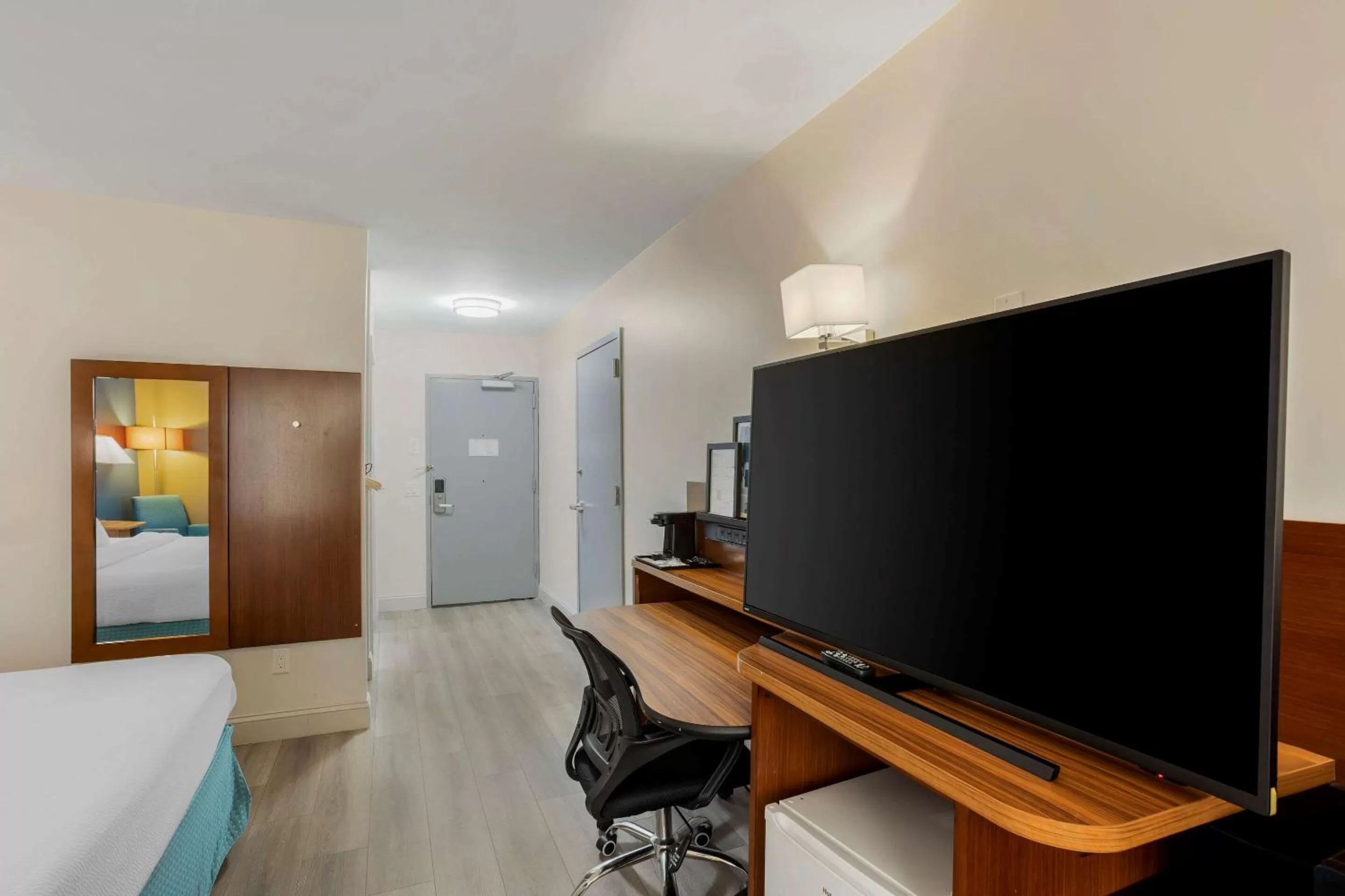 Bedroom, Bed in Comfort Inn & Suites Mt Laurel-Philadelphia