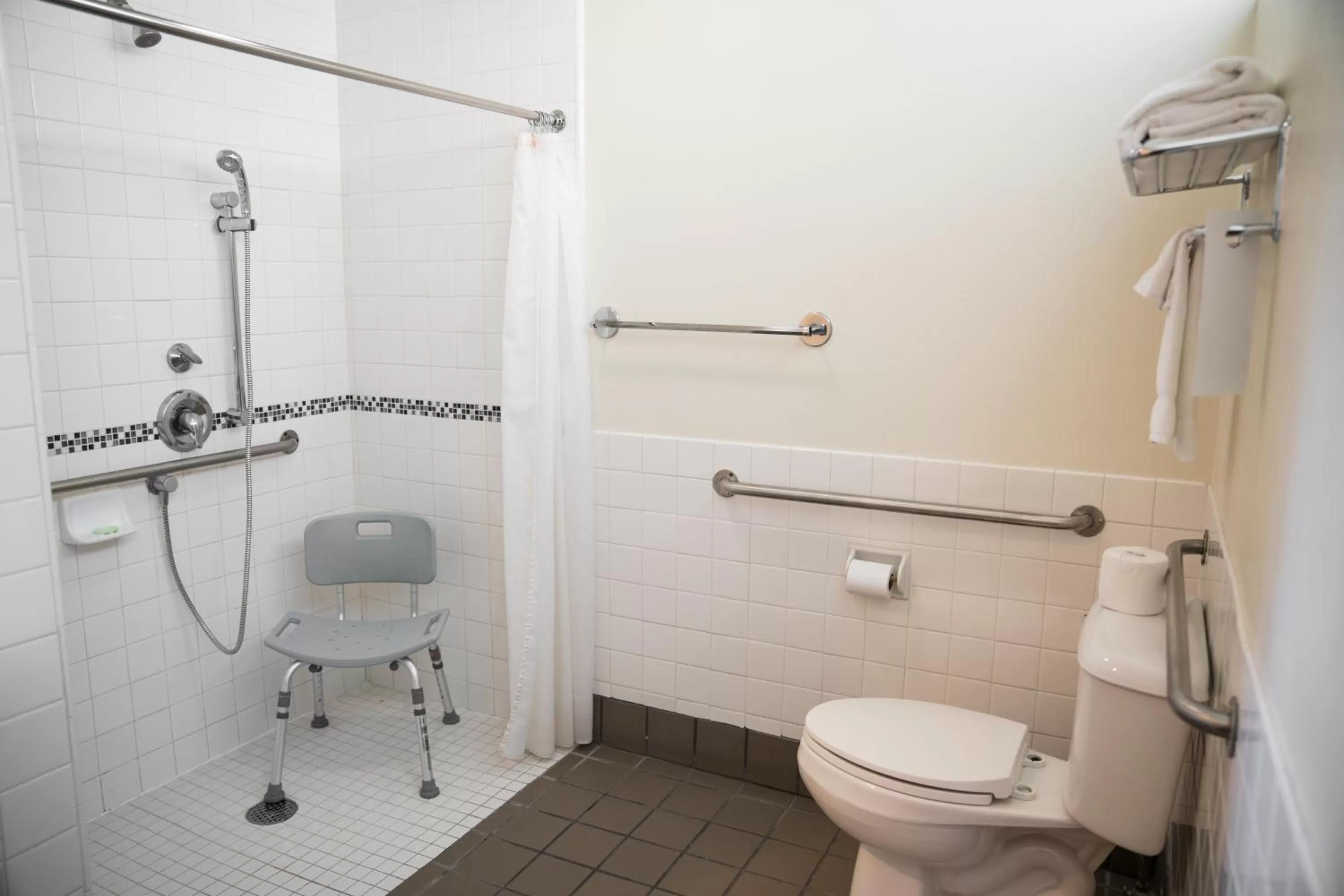 Shower in Lemon Tree Inn