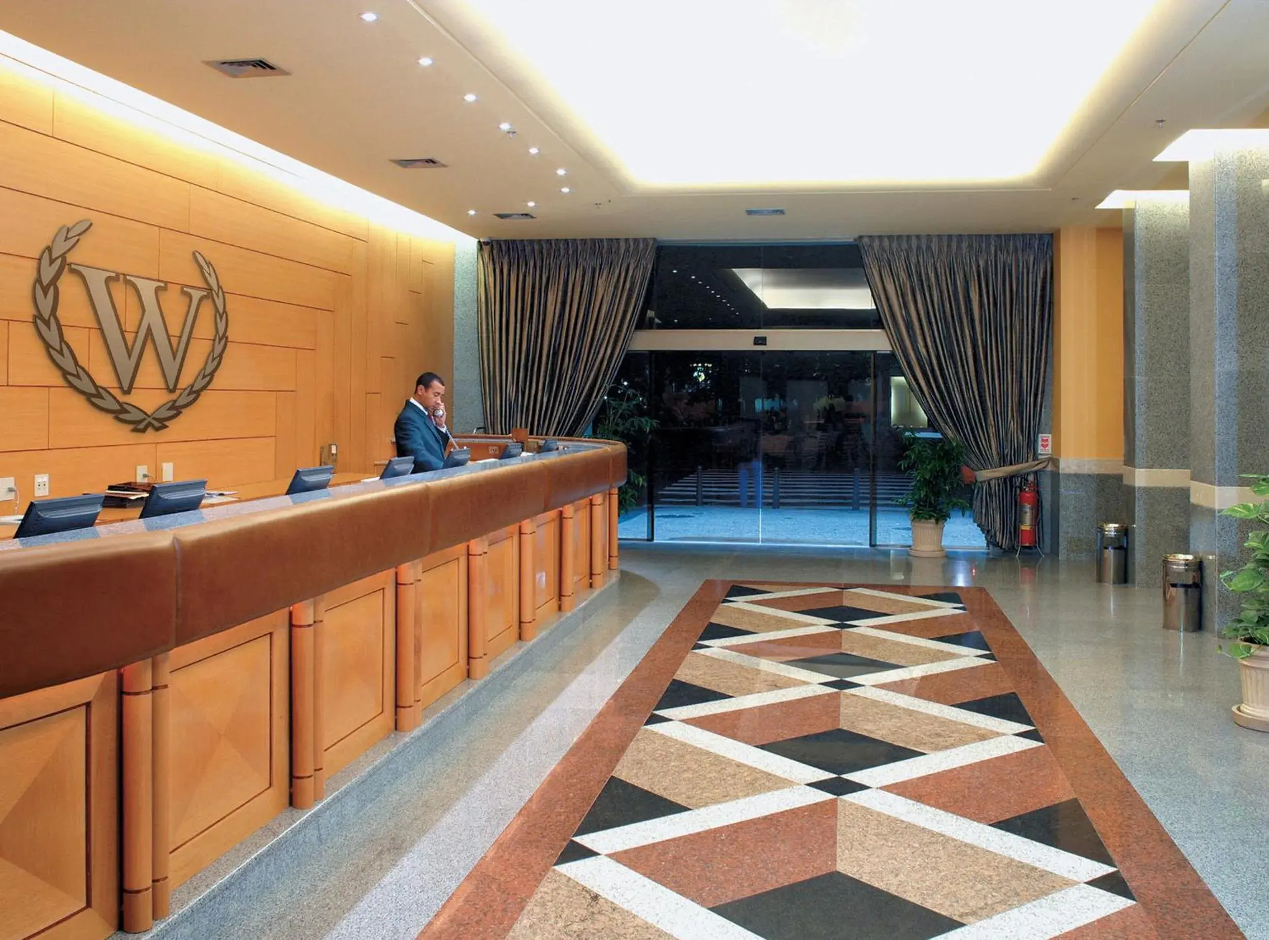 Facade/entrance, Lobby/Reception in Windsor Guanabara Hotel