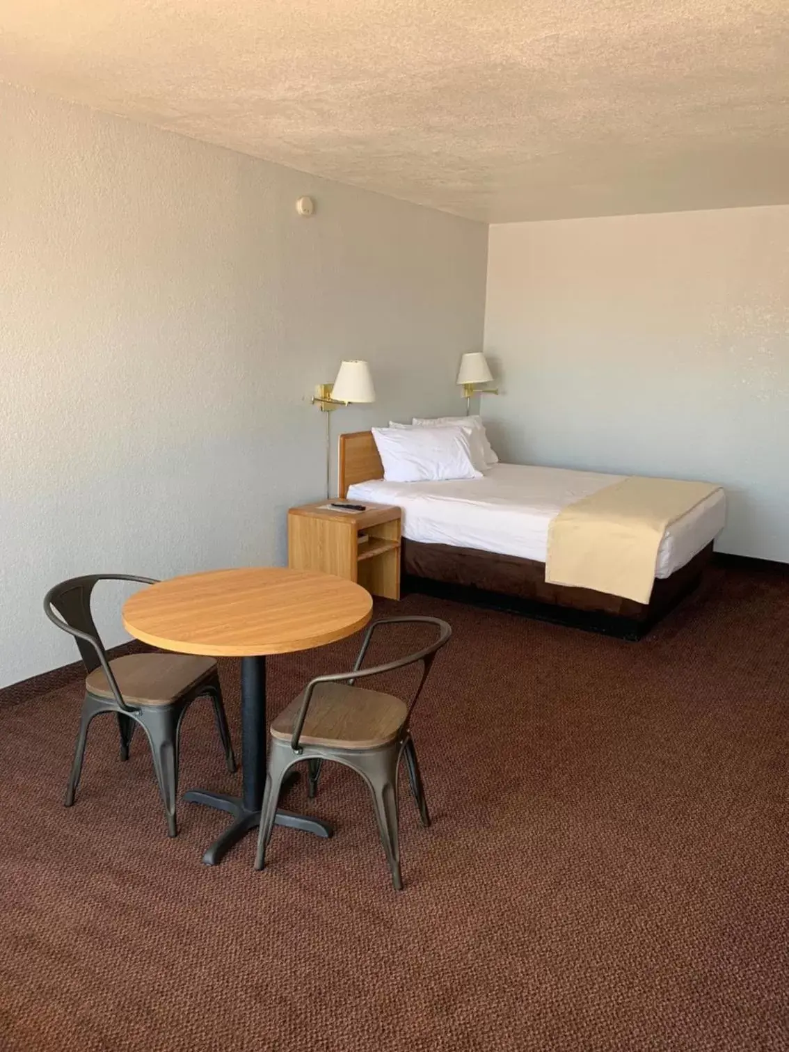 Other, Bed in EZ 8 Motel Airporter Other, Bed in EZ 8 Motel Airporter