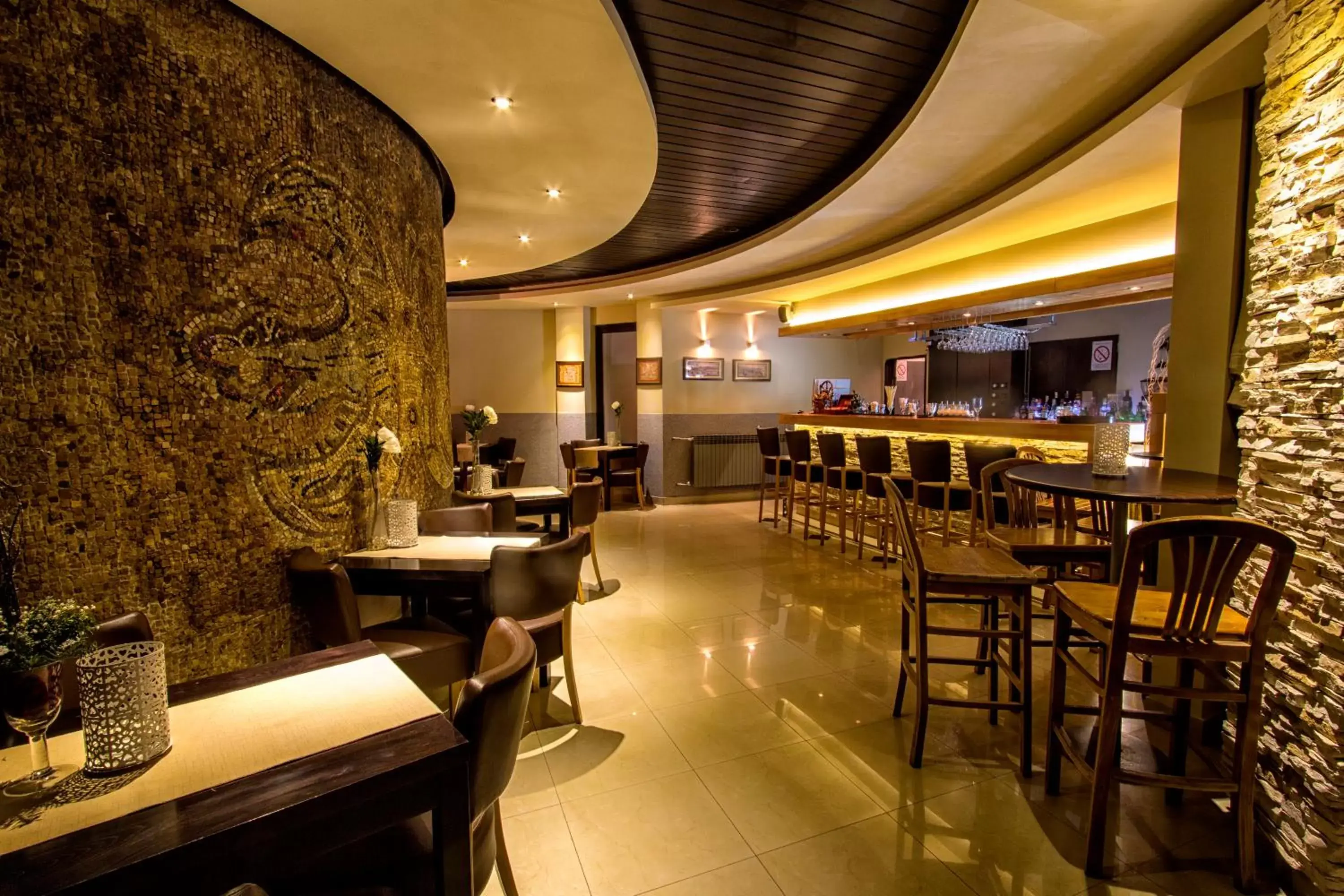 Lounge or bar, Restaurant/Places to Eat in Hotel Petrus