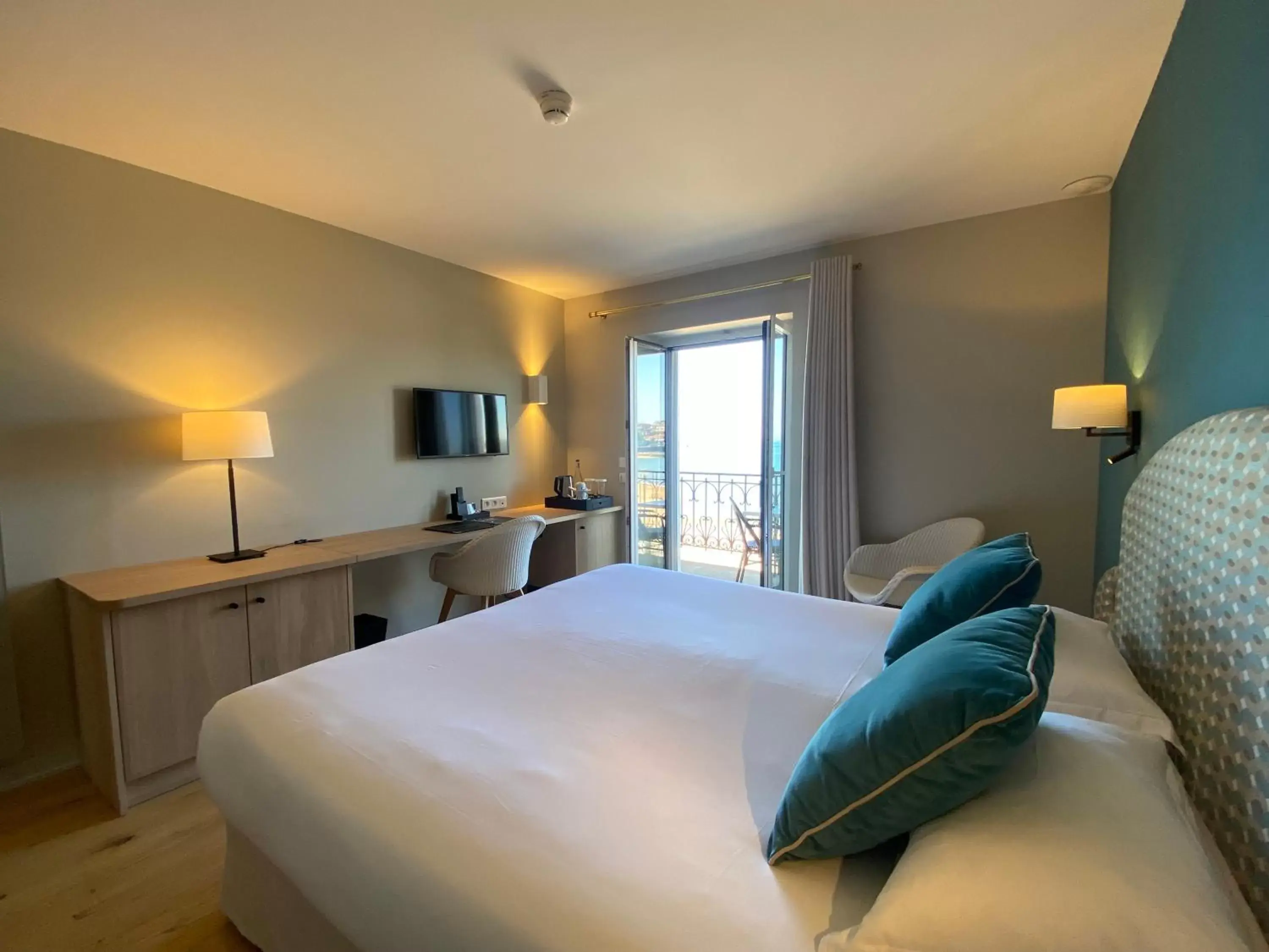 Bedroom in Hôtel de la Plage - Saint Jean de Luz