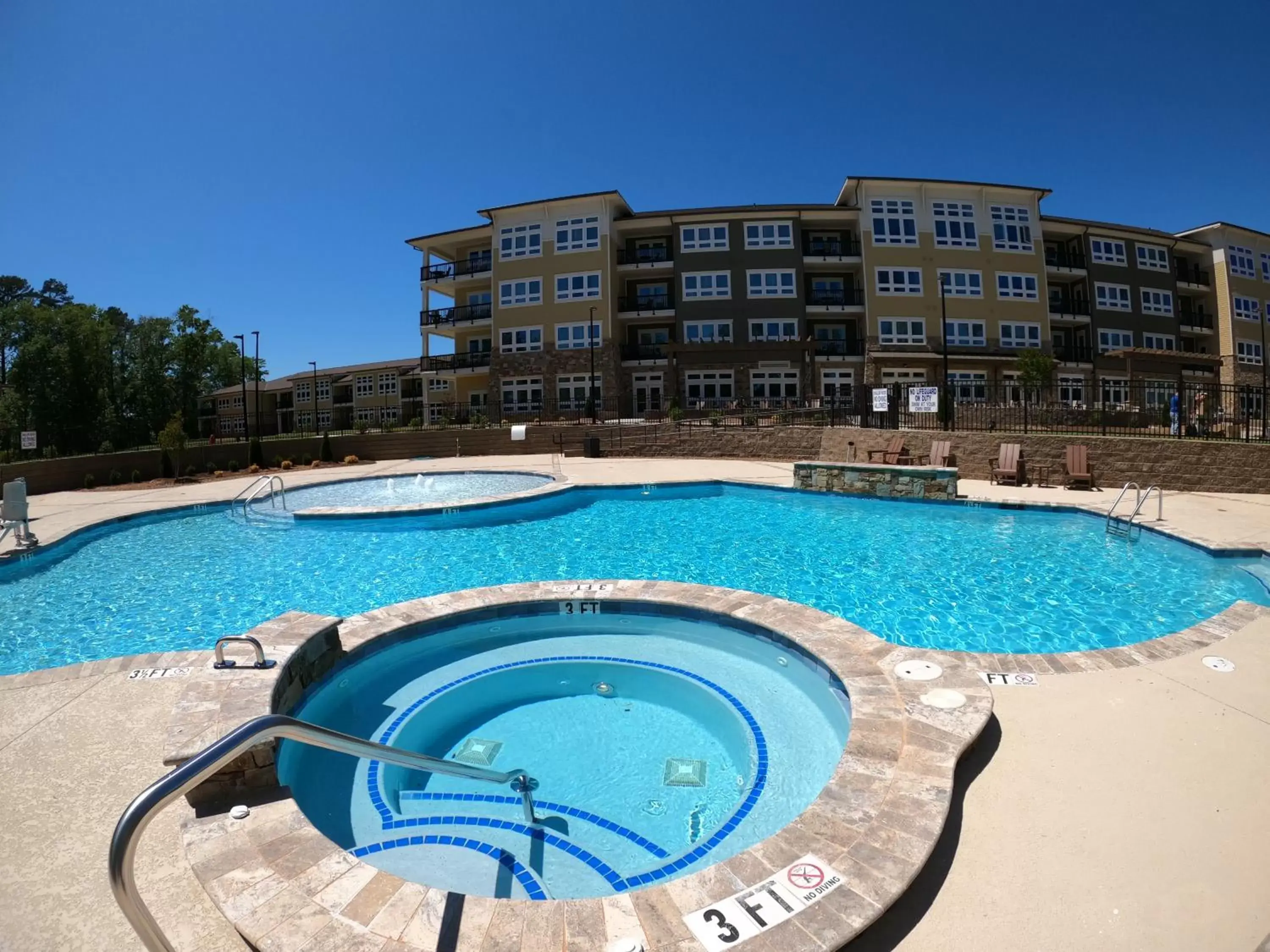 Swimming Pool in Lakeside Lodge Clemson