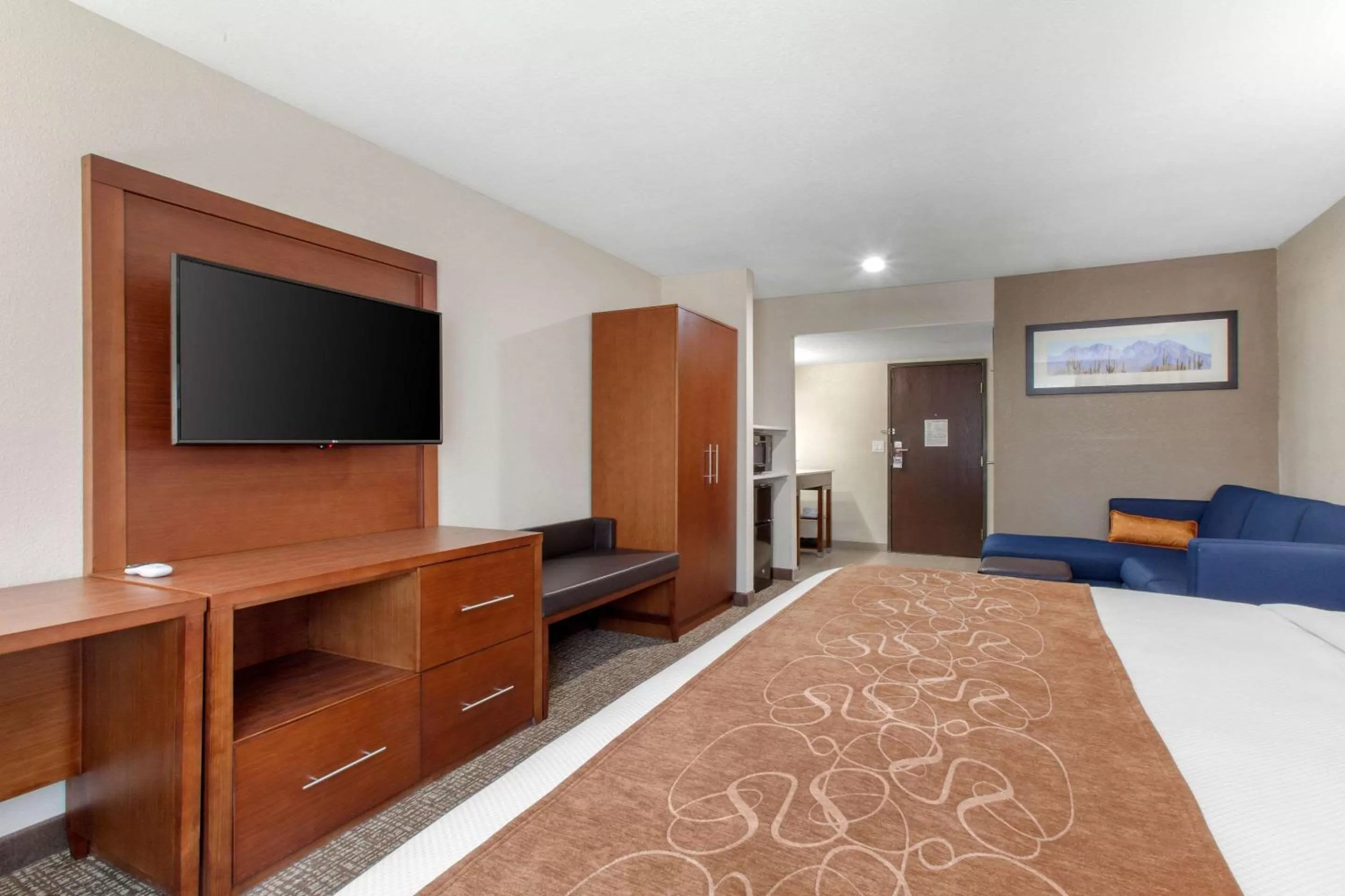 Photo of the whole room, Bed in Comfort Inn & Suites Pinetop Show Low