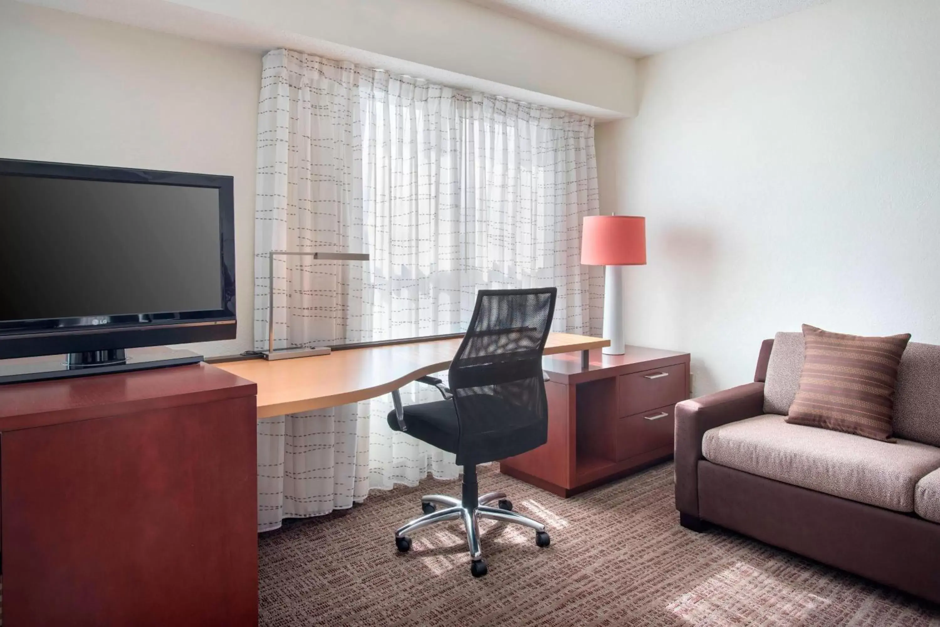 Photo of the whole room, TV/Entertainment Center in Residence Inn Cranbury South Brunswick