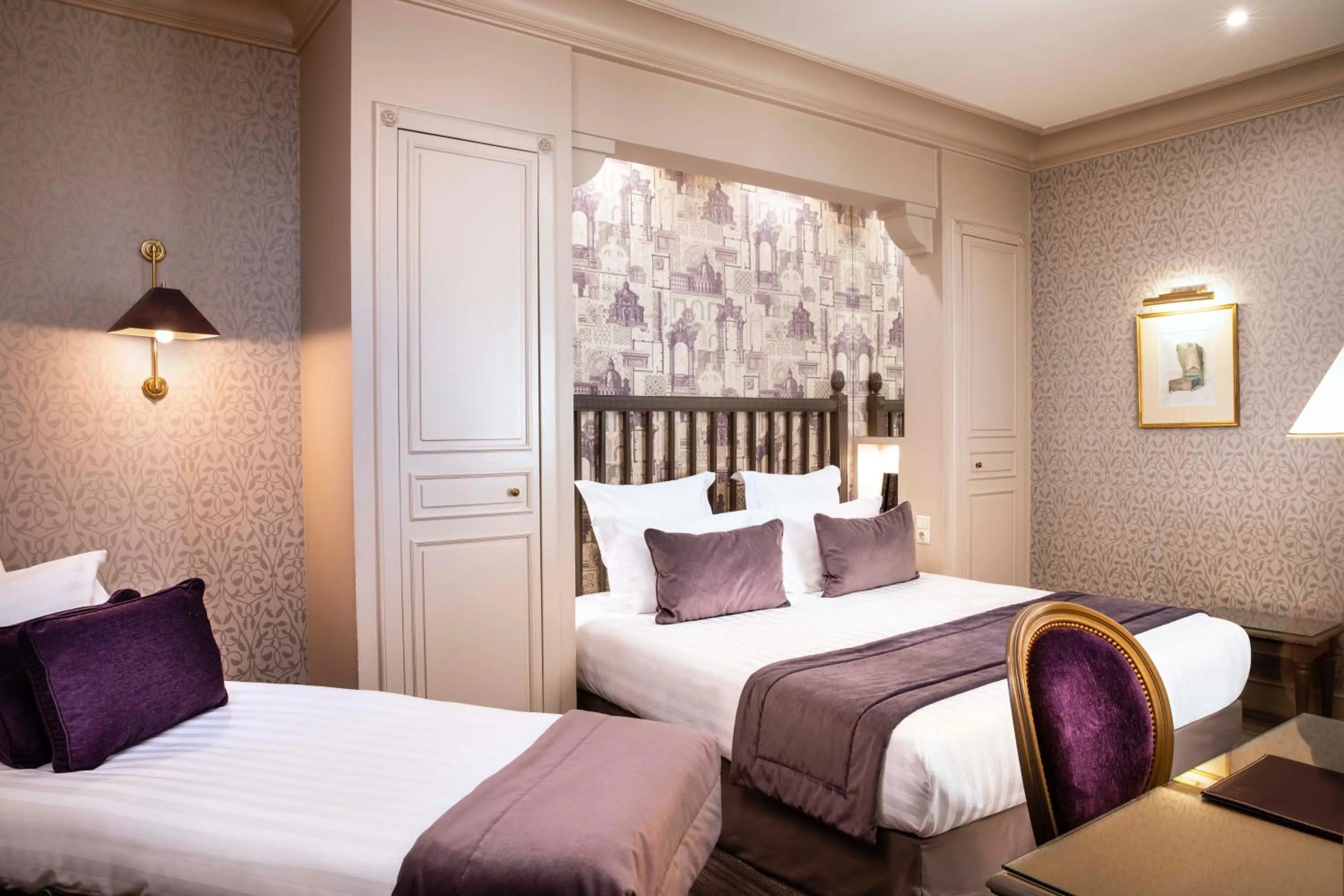 Toilet, Bed in Arioso