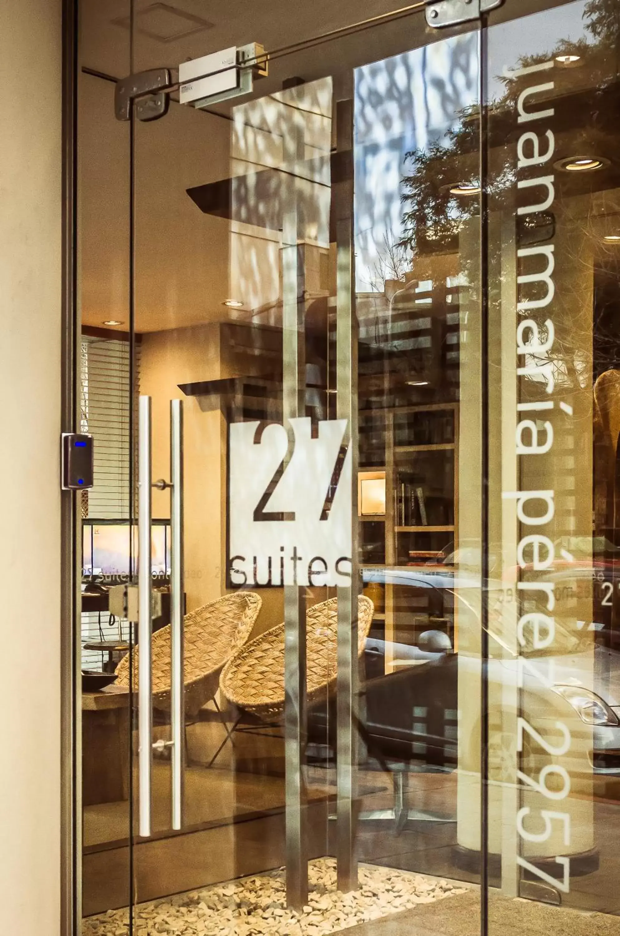 Facade/entrance in 27 Suites Hotel Facade/entrance in 27 Suites Hotel