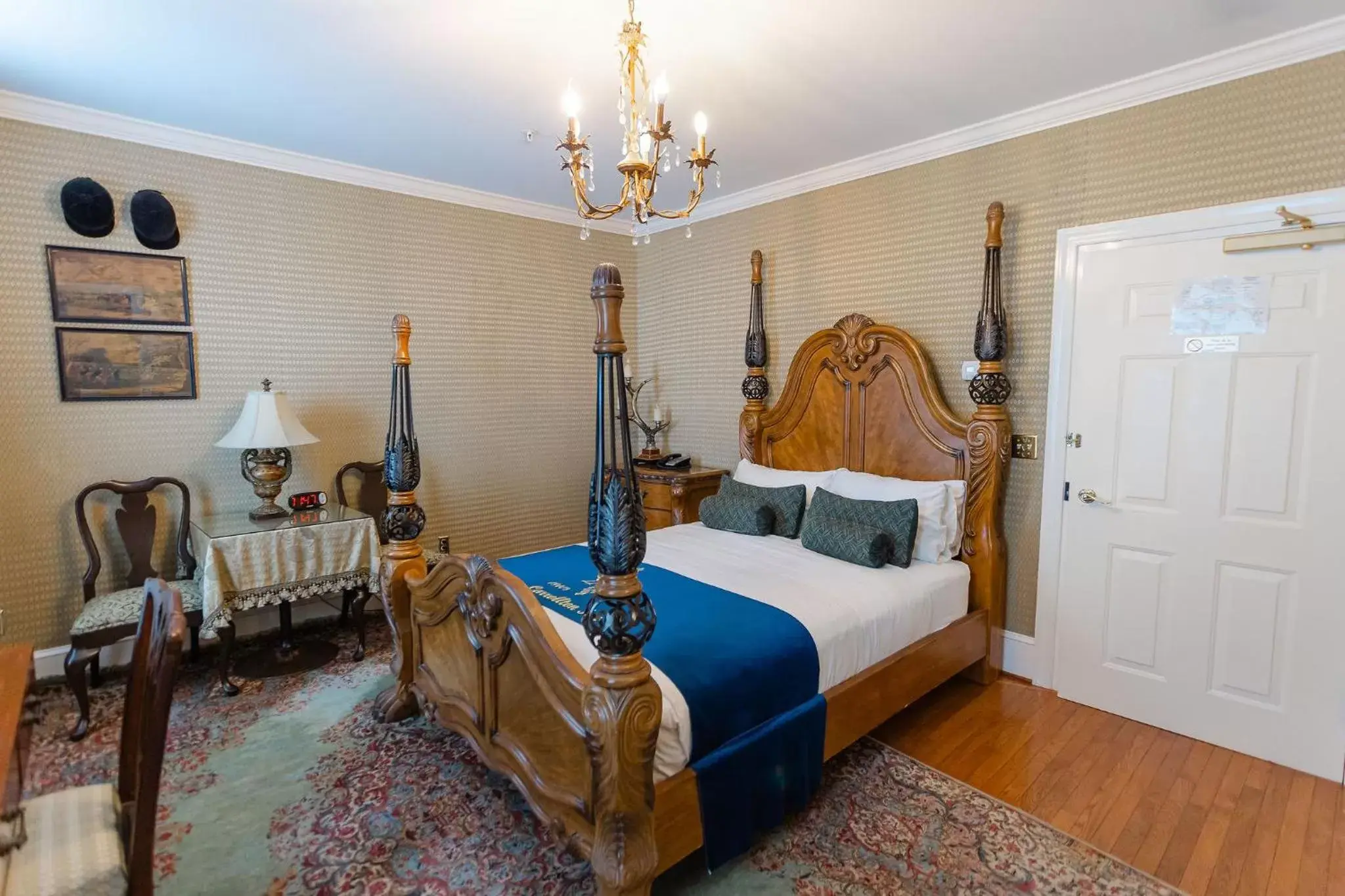 Equestrian Room 206 in 1840s Carrollton Inn Equestrian Room 206 in 1840s Carrollton Inn