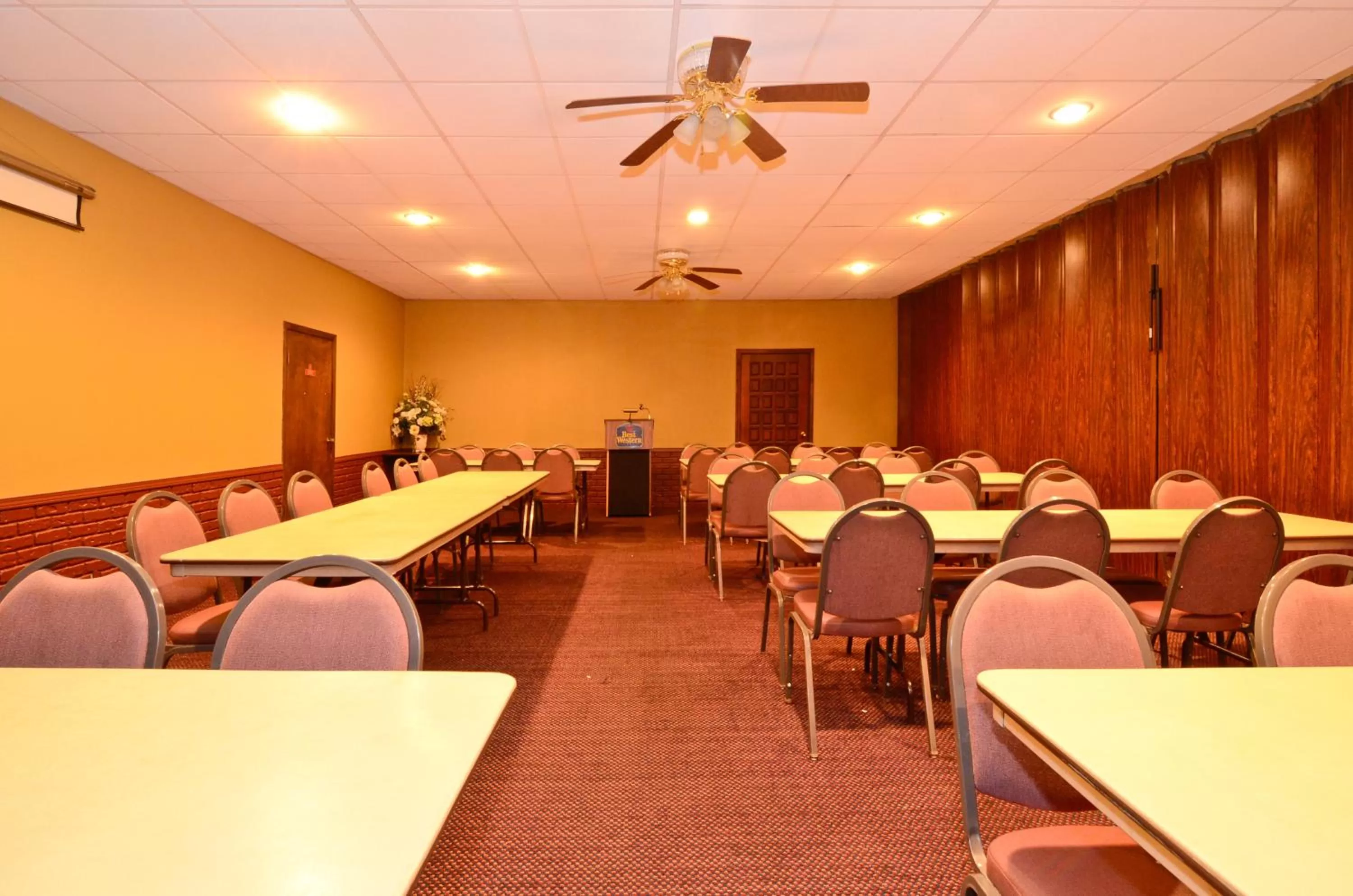 Americas Best Value Inn Iola