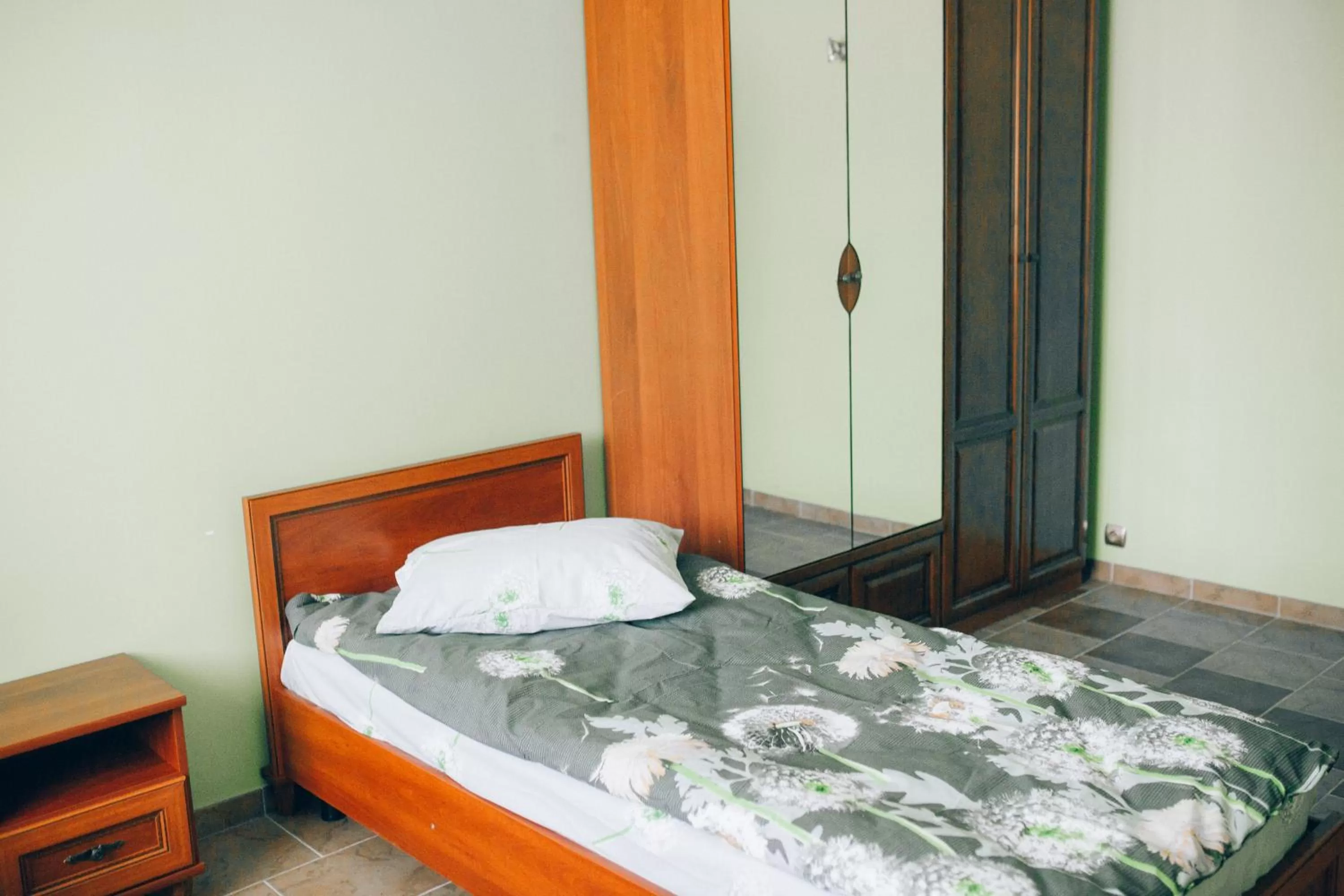 Property building, Bed in Fermerska Hata
