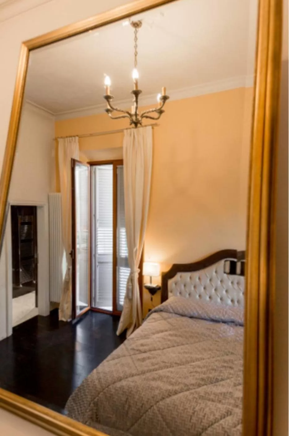 Bed in Borgo Pinti Suites Le Stanze dei Nobili