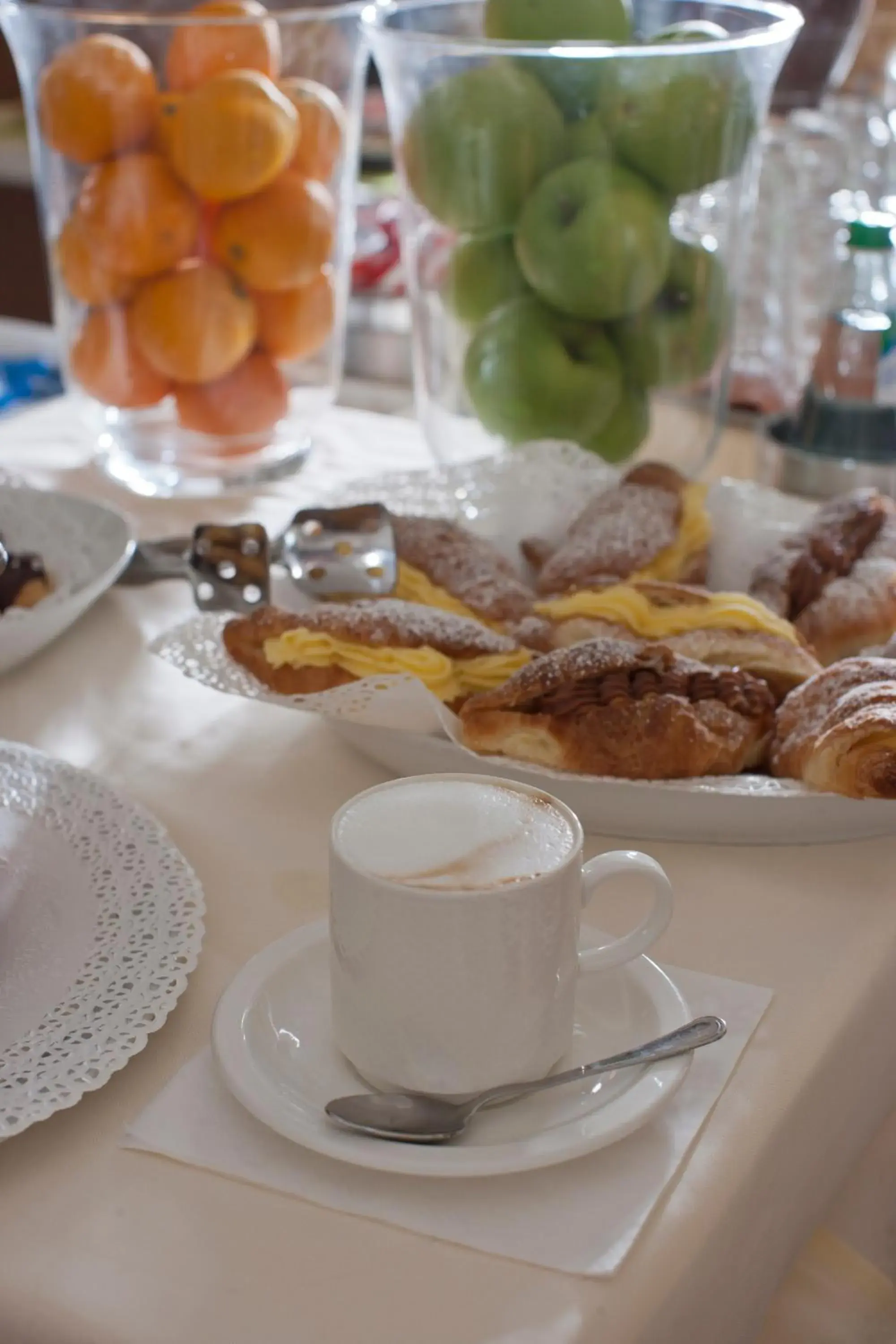 Continental breakfast in Hotel Fra I Pini