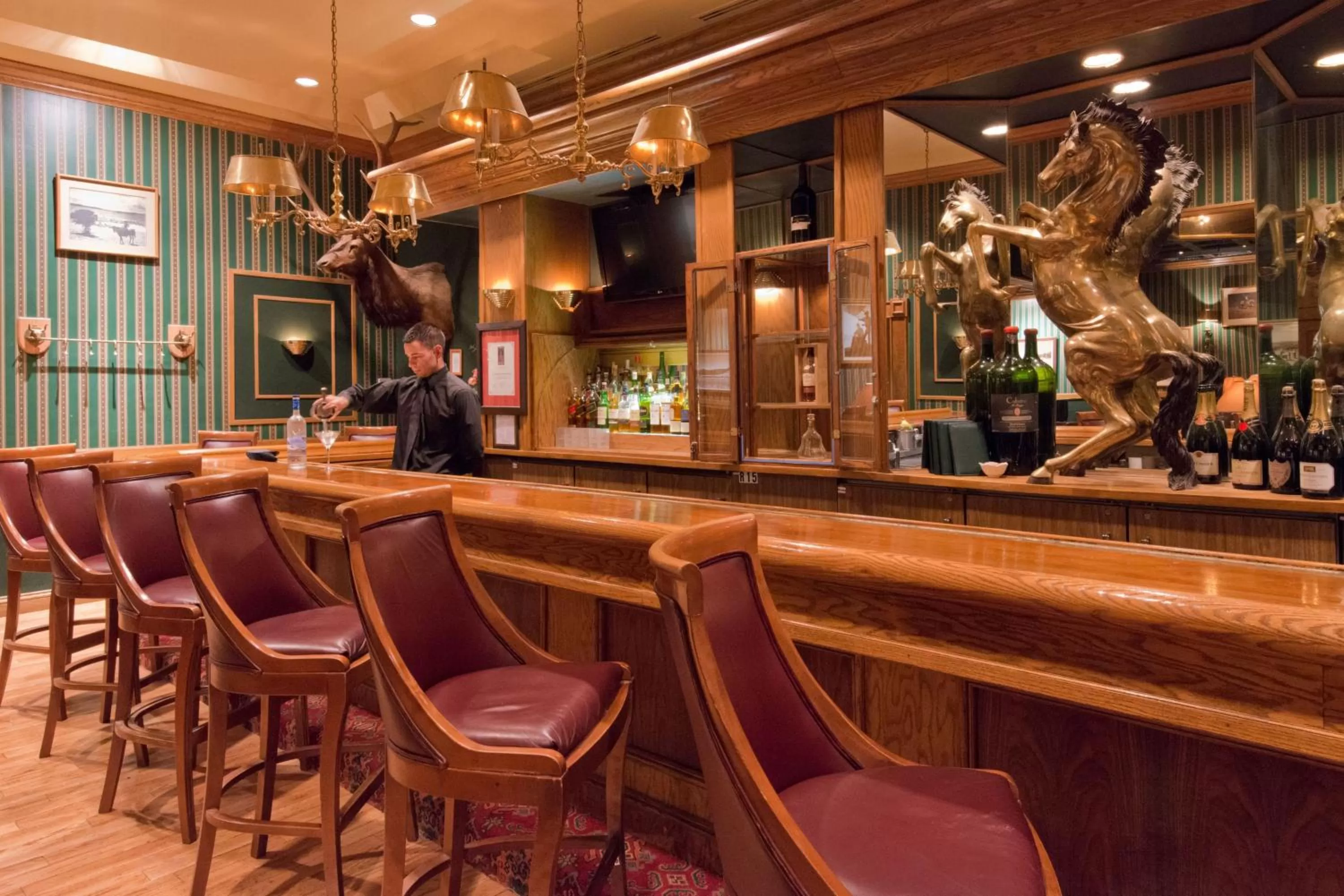 Lounge or bar in Albuquerque Crowne Plaza by IHG