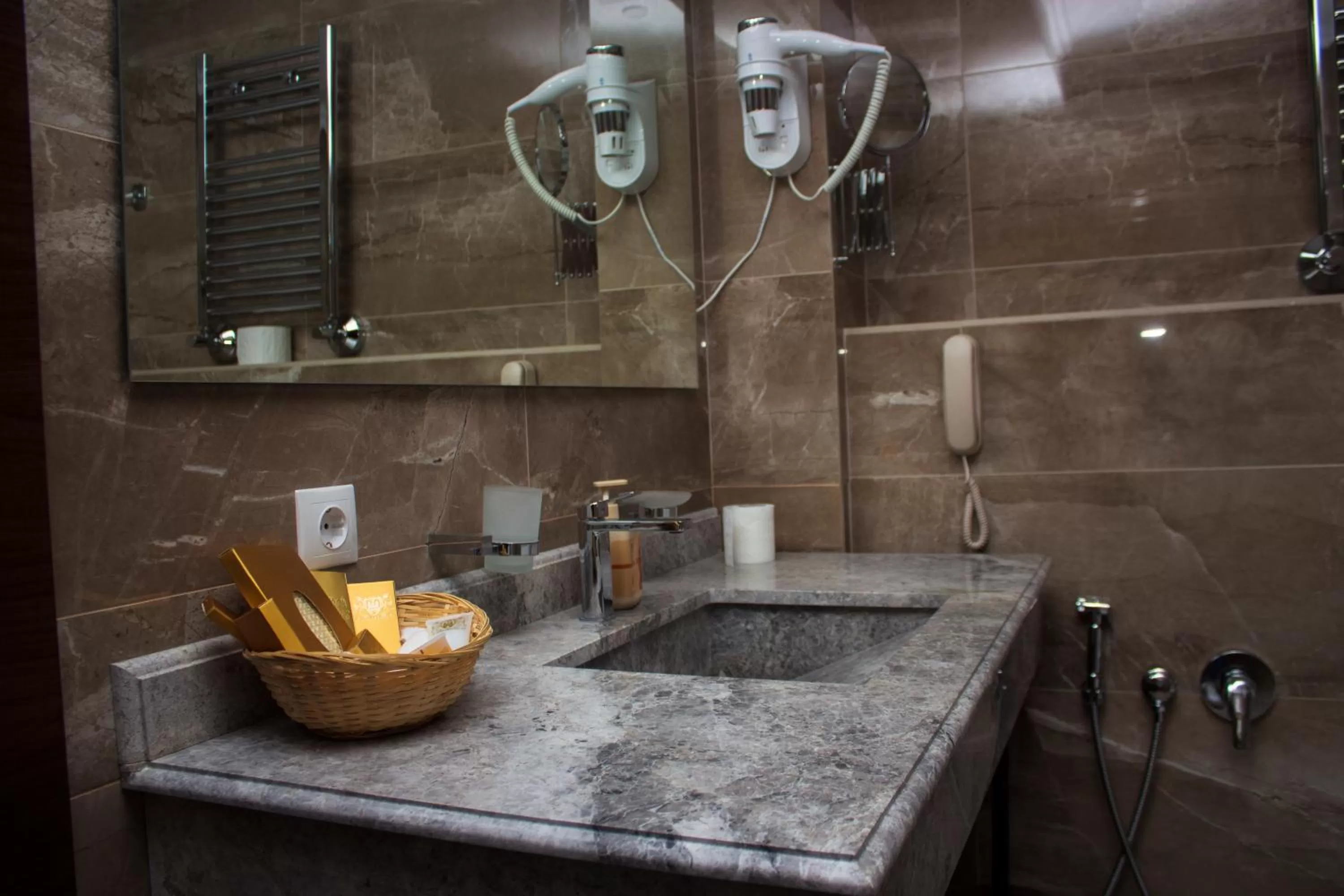 Bathroom in Bernardazzi Grand Hotel