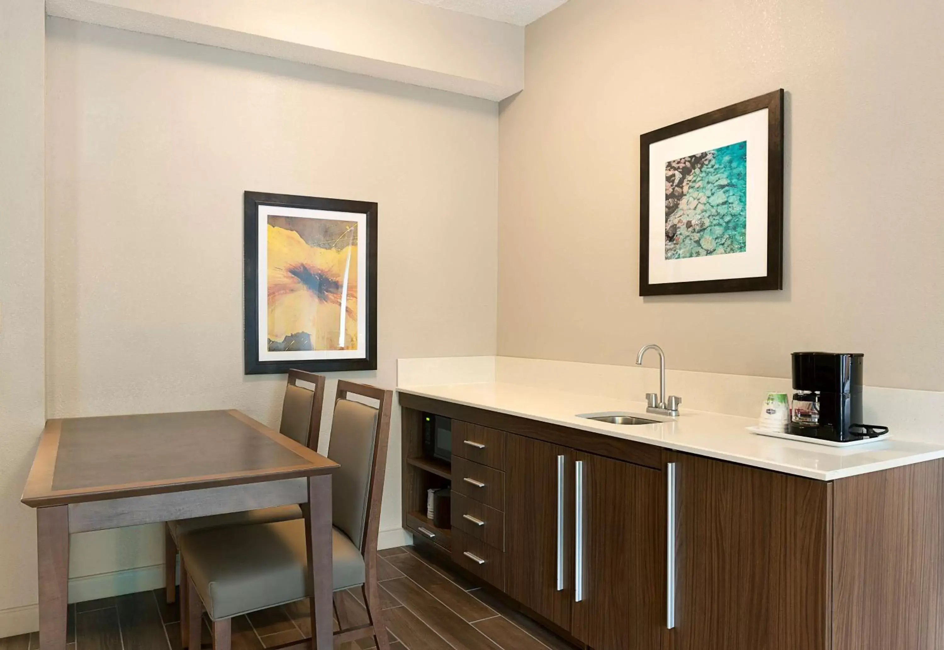 Kitchen or kitchenette, Kitchen/Kitchenette in Hampton Inn & Suites Charlotte/Pineville