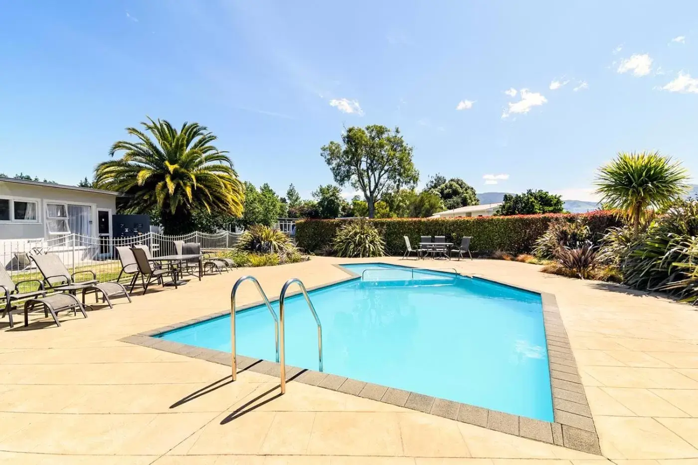 Garden, Swimming Pool in Motueka Garden Motel