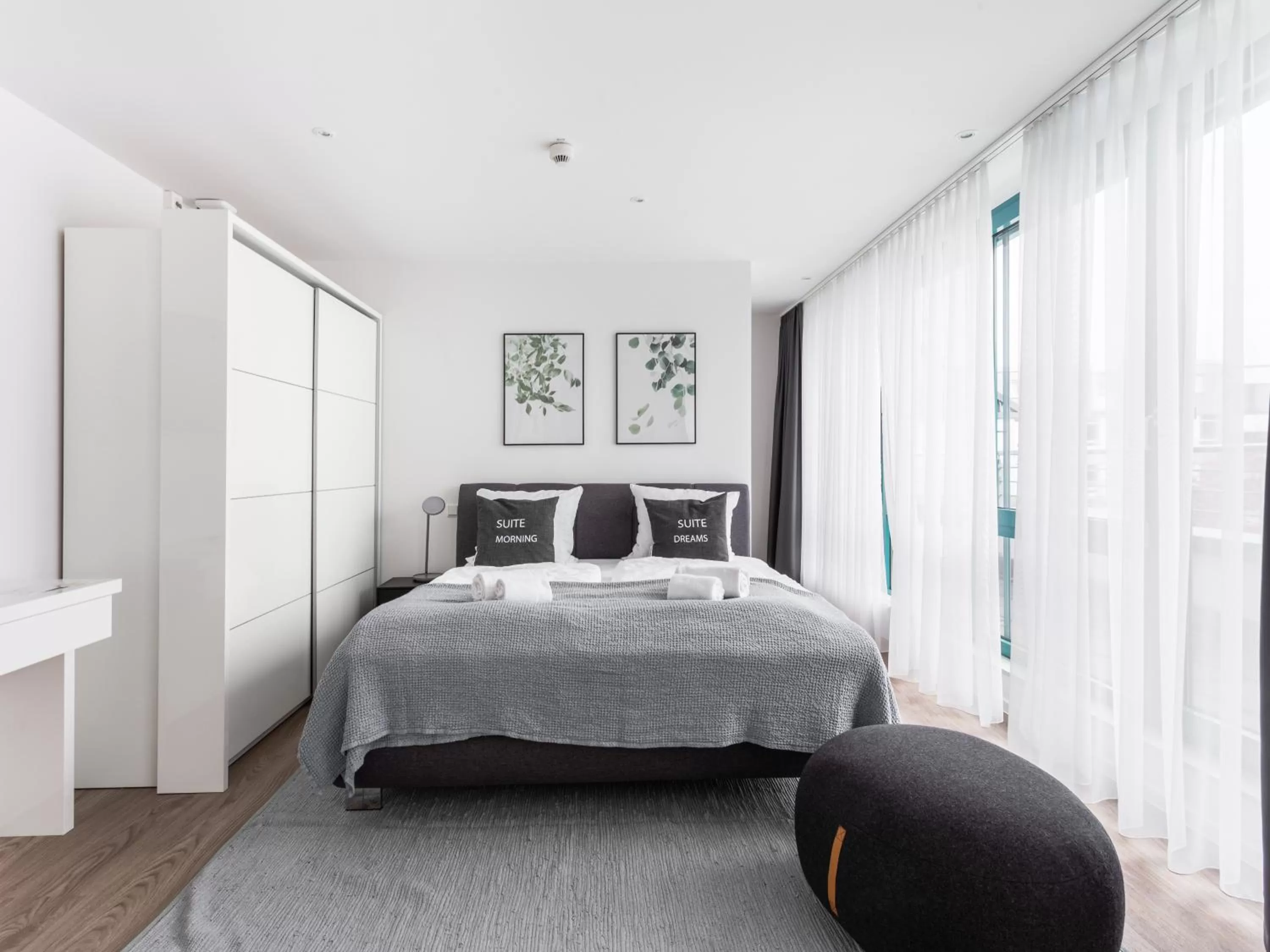 Bed in Limehome Köln Friesenplatz - Digital Access