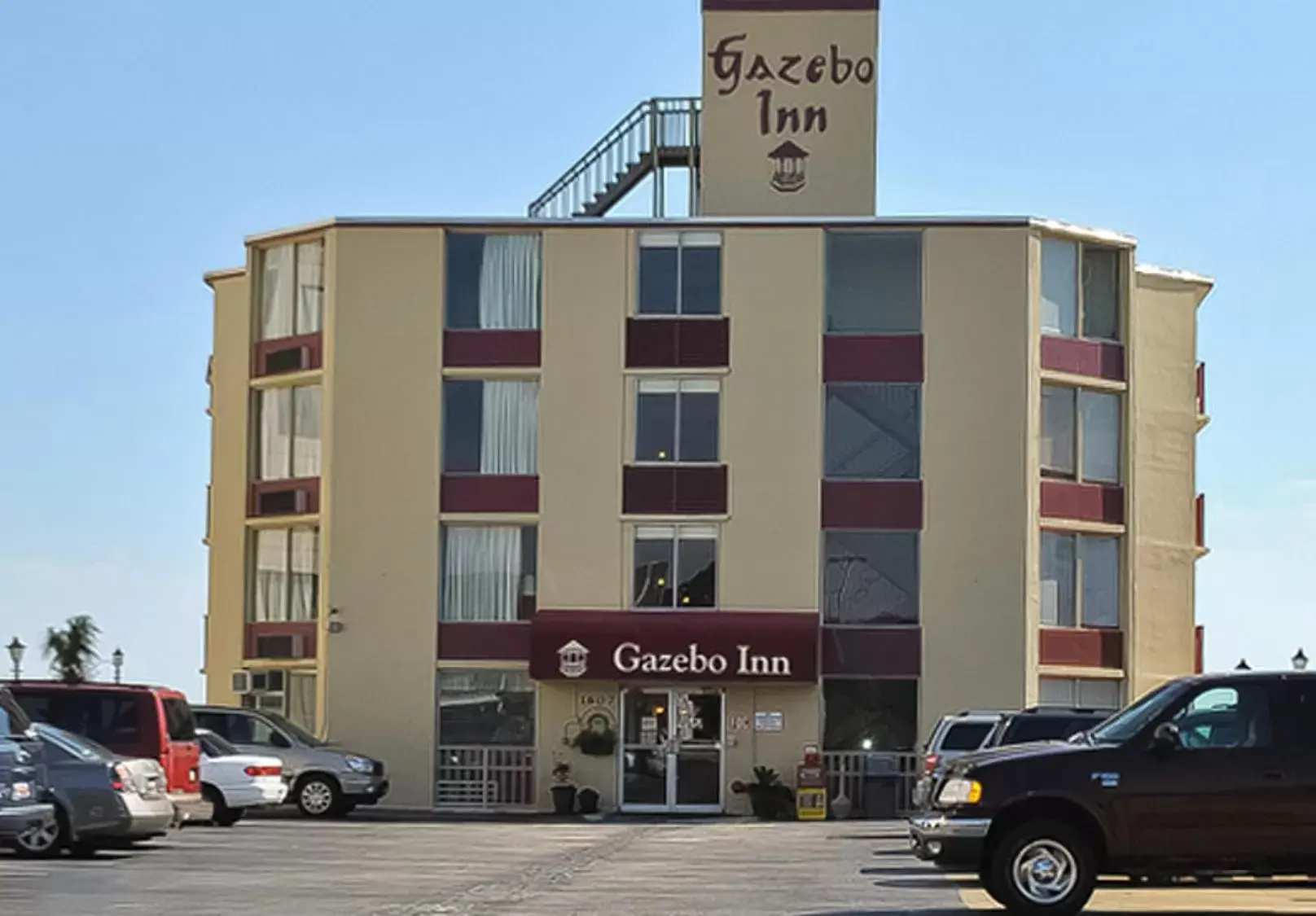 Property building in Gazebo Inn Oceanfront Property building in Gazebo Inn Oceanfront