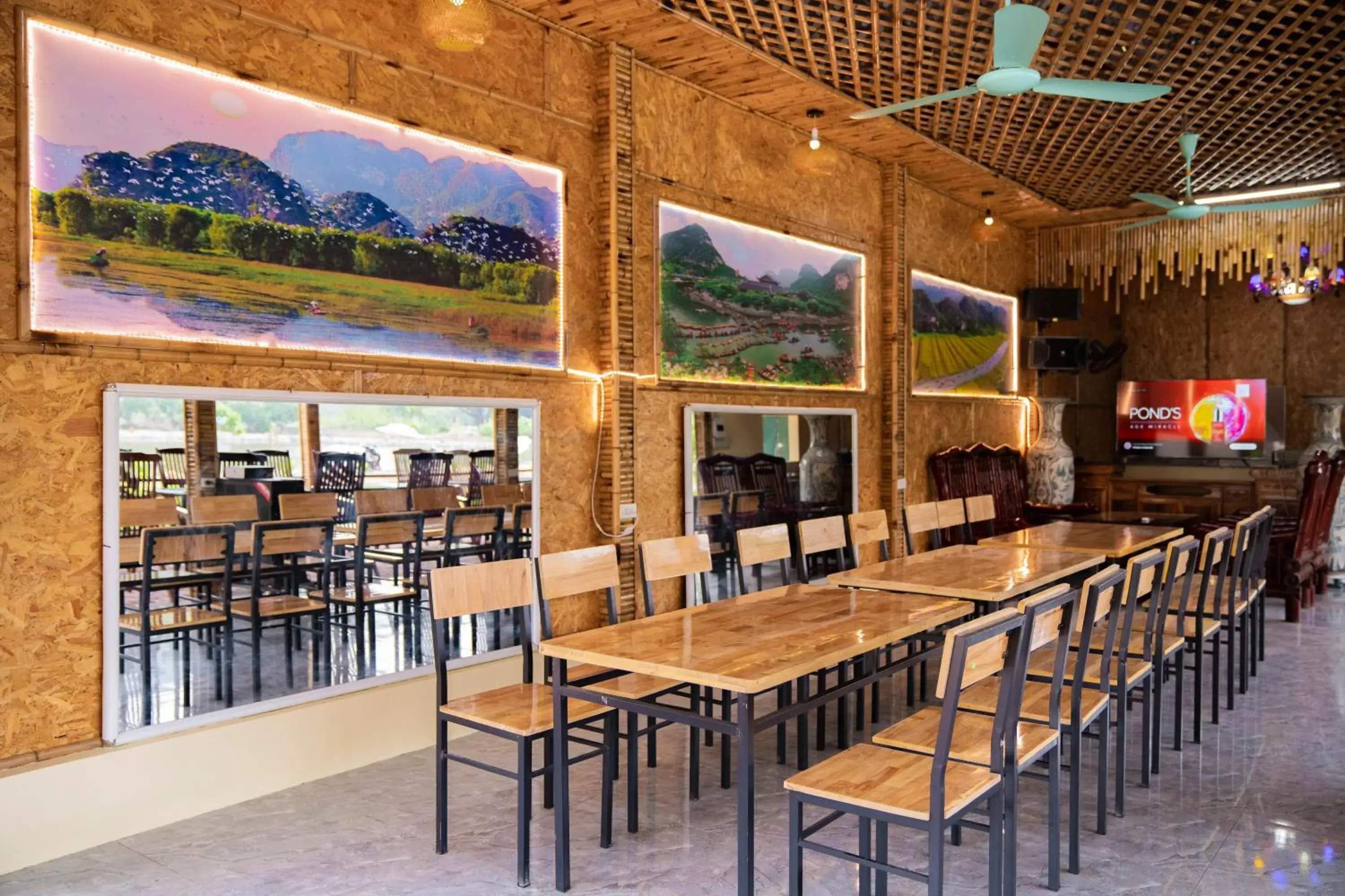 Restaurant/places to eat in Tam Coc Cat Luong Homestay Restaurant/places to eat in Tam Coc Cat Luong Homestay