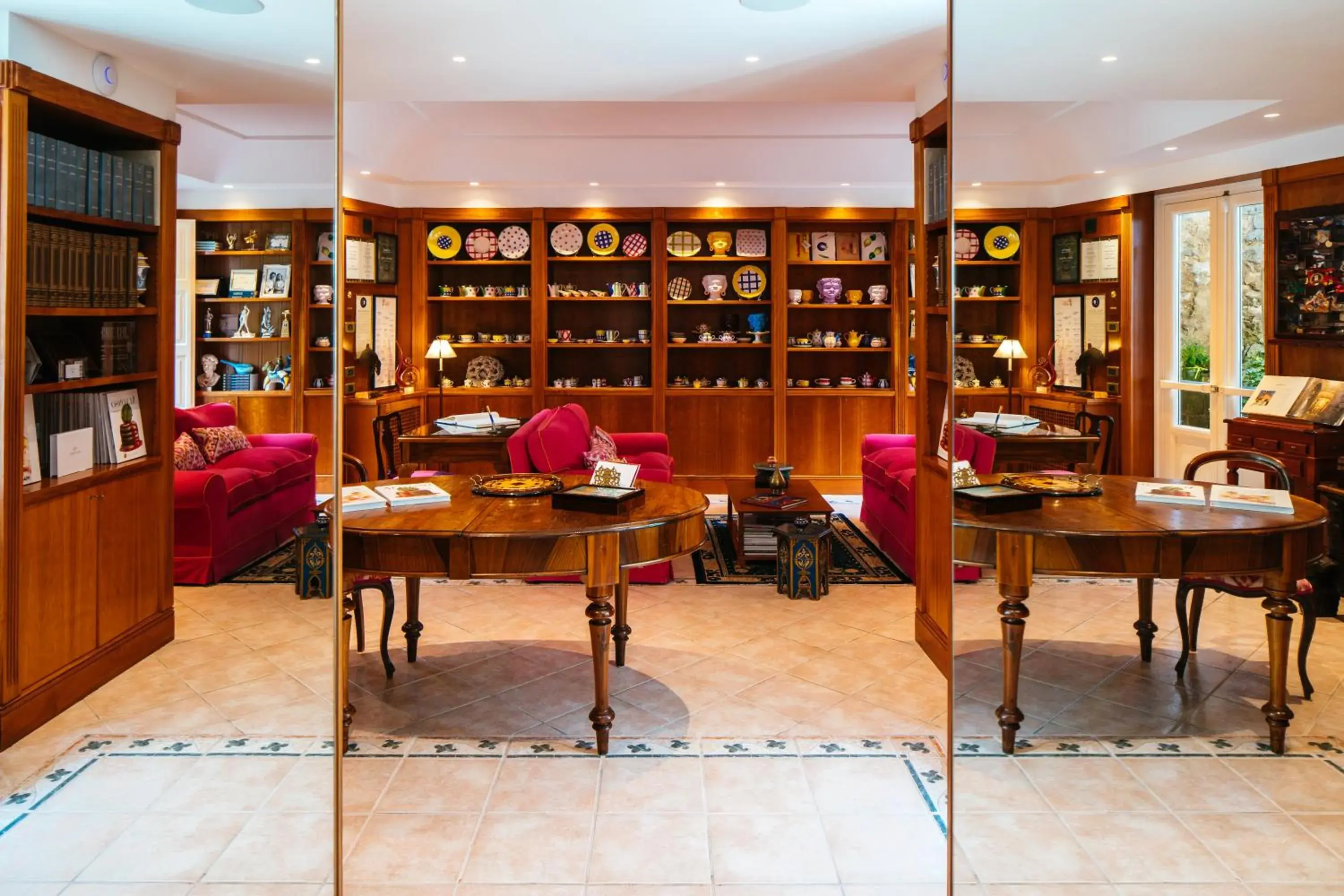Library in Boutique Hotel Don Alfonso 1890